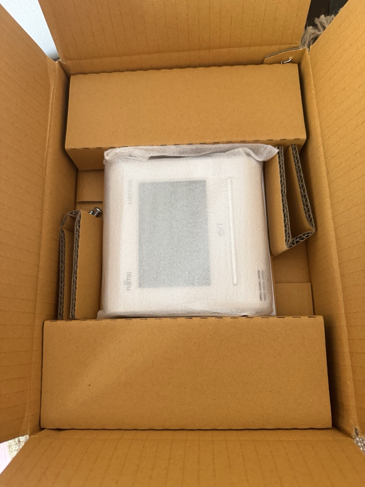 Fujitsu UTY-RNRUZ5 Heatpump Thermostat Touch Panel Controller Wired Remote