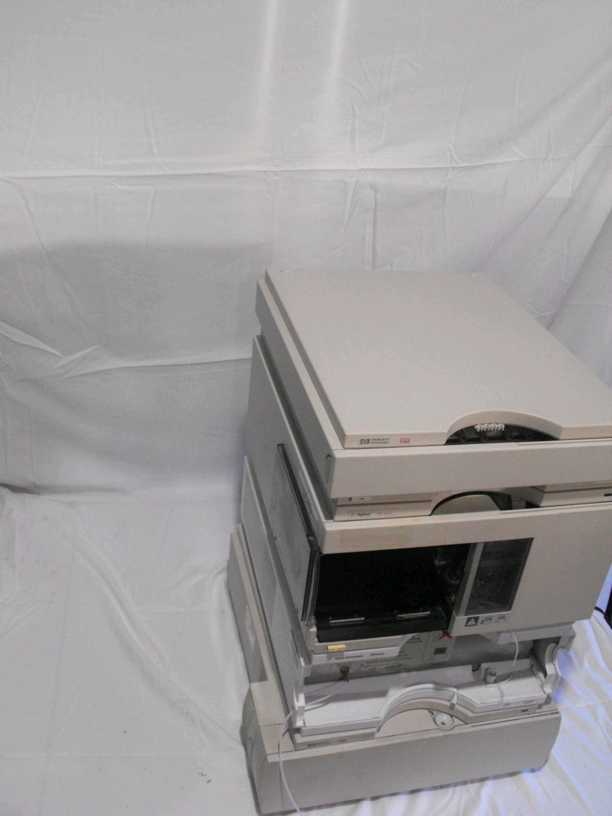 Agilent HP 1100/1200 HPLC System W/G1311A,G1313A,G1314A,G1330BA, read descript.