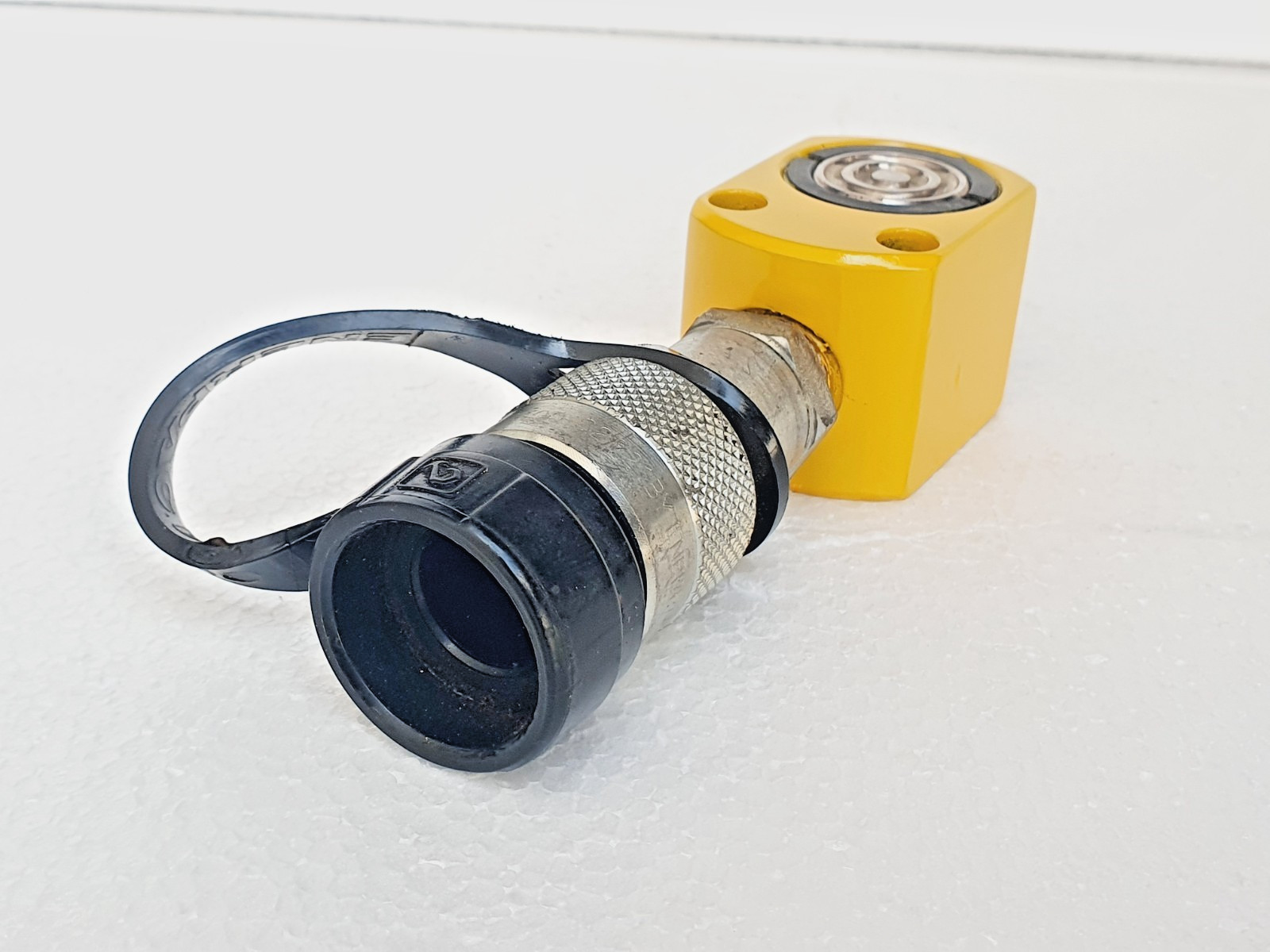 ENERPAC RC50 Hydraulic Cylinder 5 Ton, 0.63″ In Stroke, 10000 PSI