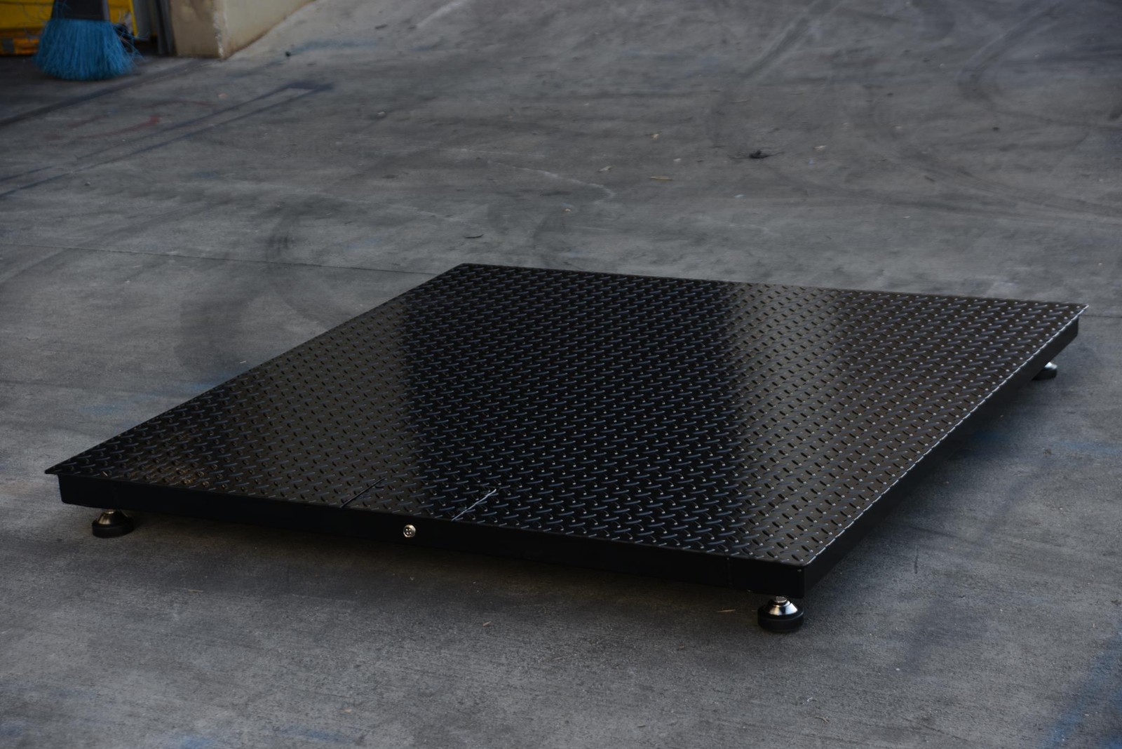 5 Year Warranty 4′ x 4′ Pallet Scale 48″ x 48″ Industrial Floor Scale 10000 lbs