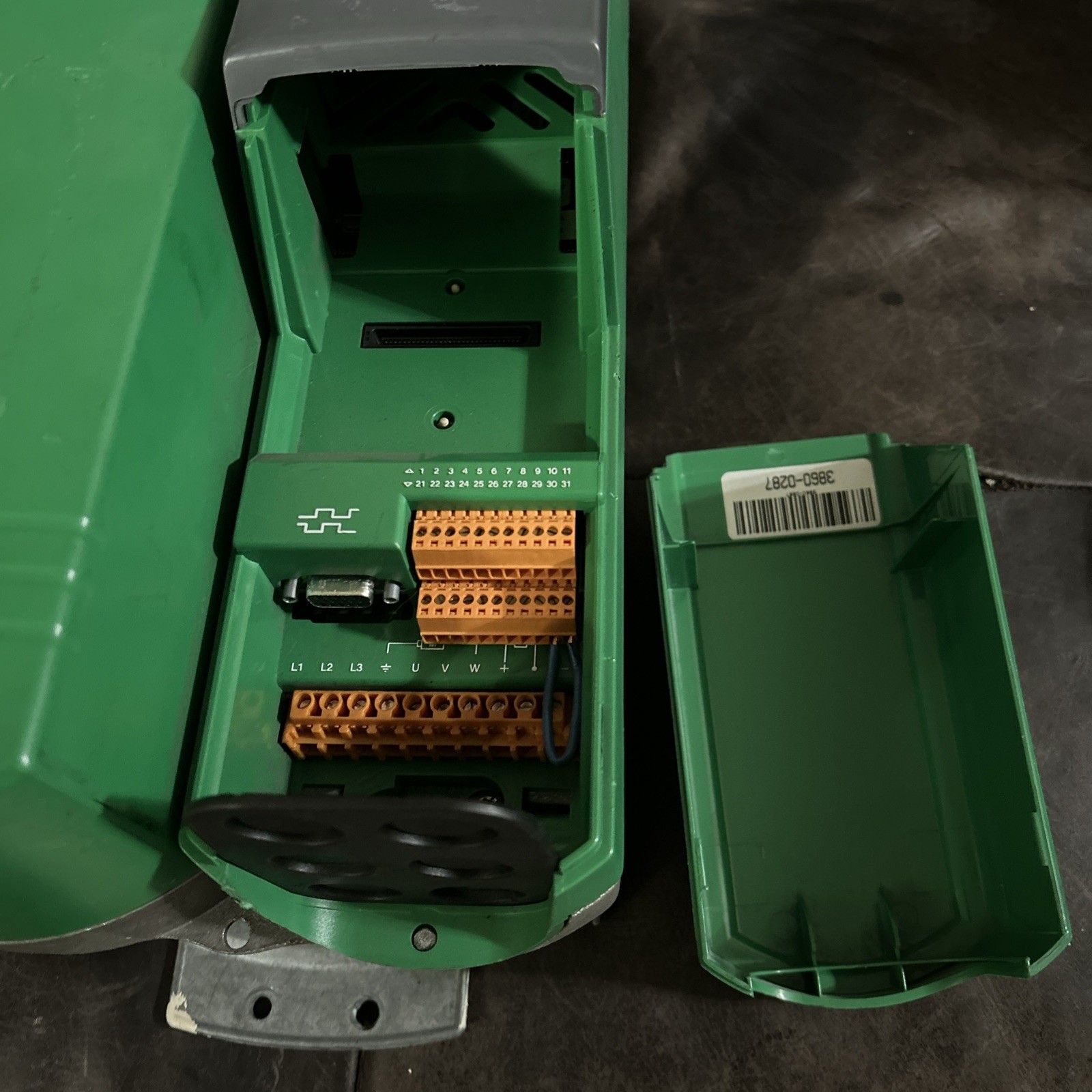 Emerson Control Techniques Nidec Unidrive UNI2401 5.5kW 7.5HP 380-480 VFD