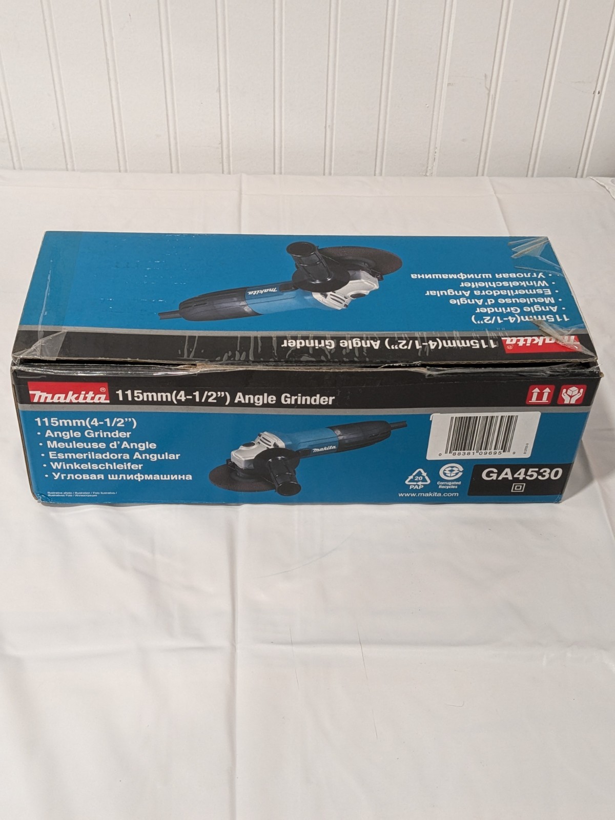 Makita Corded Angle Grinder: 4-1/2″ Wheel Dia, 10,000 RPM, 5/8-11 Spindle 9557PB