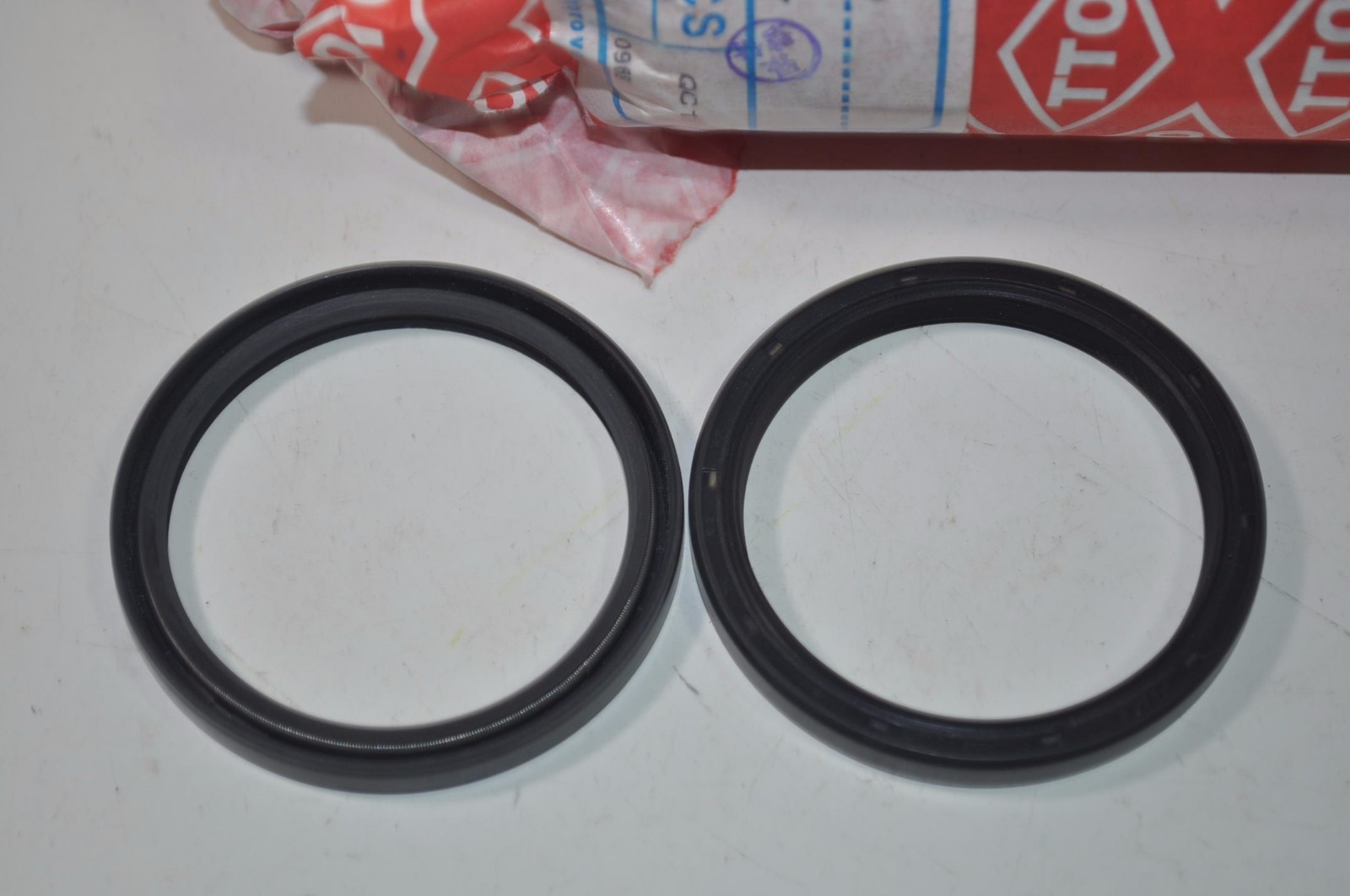 Lot of 2 TTO F1419 Double Lip Shaft Oil Seal TC 52mm x 62mm x 7mm PN# TC 52 62 7