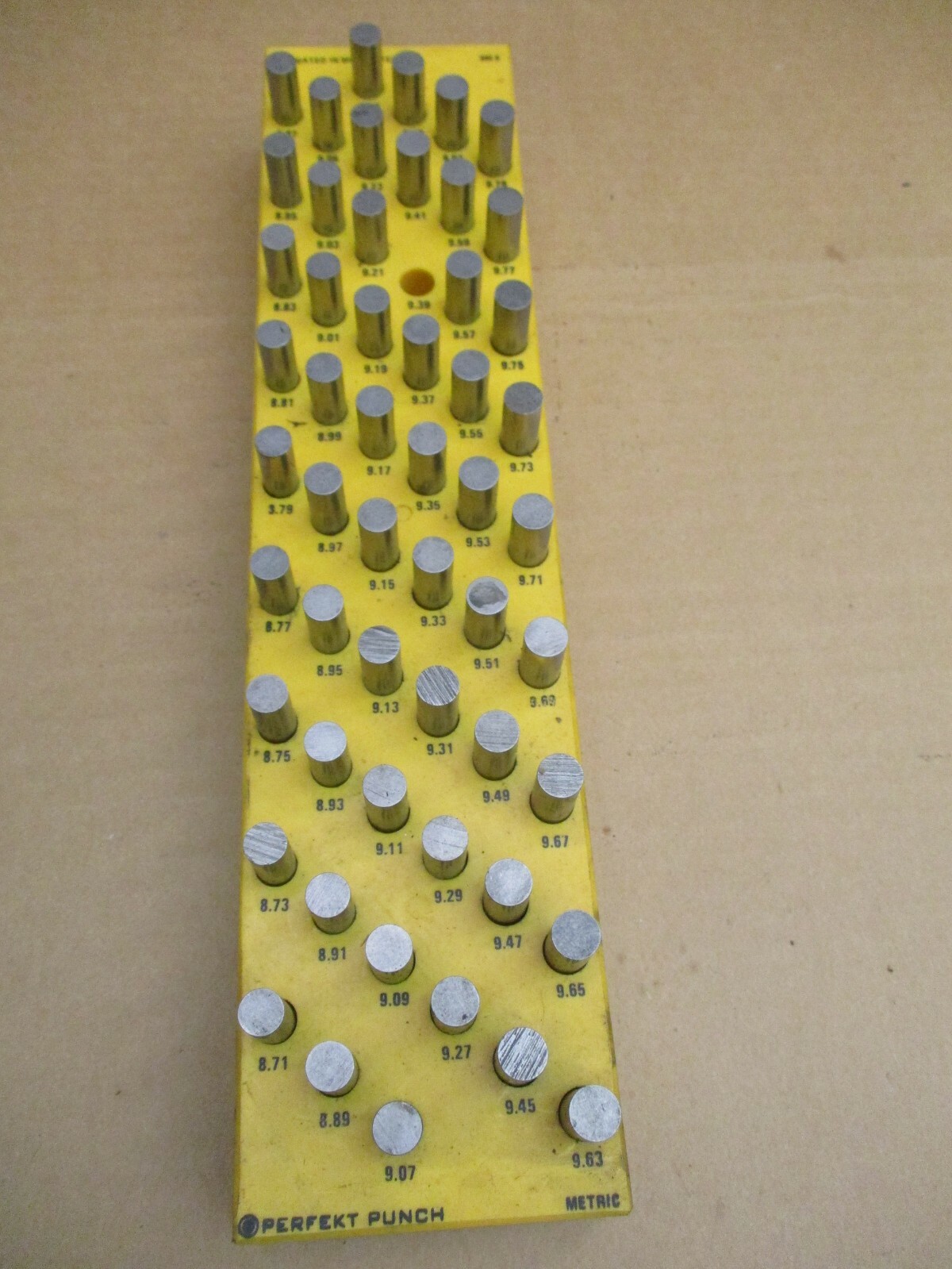 Pin Gauge Perfekt Punch Metric Graduated in Millimeters BM6 8.71~9.79 A2622DH