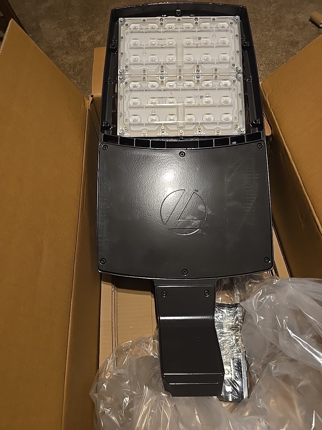 NEW IN BOX – Lithonia RSX2 LED P6 Area Light Dk Brz(RSX2 LED P6 MVOLT RPA DDBXD)