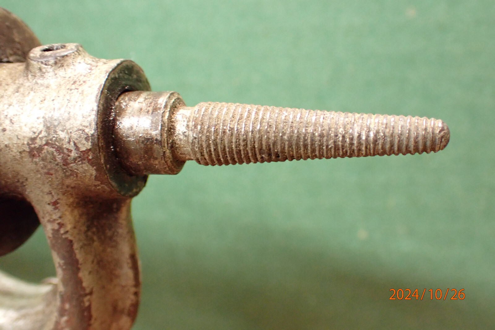 VINTAGE SMALL BELT DRIVE DRIVEN POLISHING GRINDING ARBOR