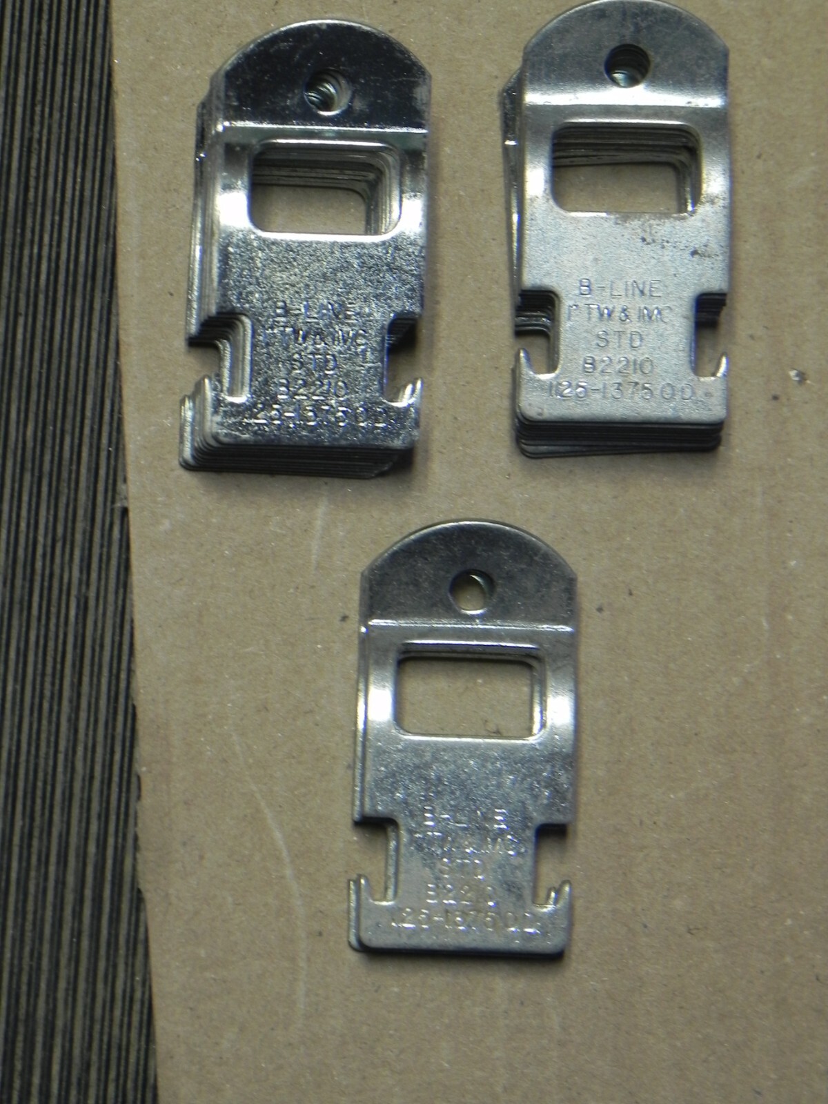 B-Line/ Super -Trut/Globe Pipe Clamps; 49 B-line 1/2″.61 G-7511-4″.25 B-Line 1″