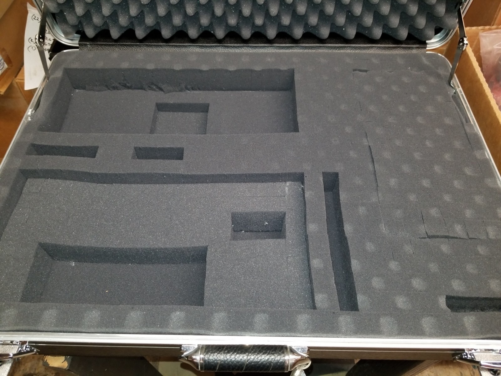 Platt 282007 Heavy Duty Polyethylene Case w/keys I.D. – 27.5″ x 19.5″ x 4″ deep