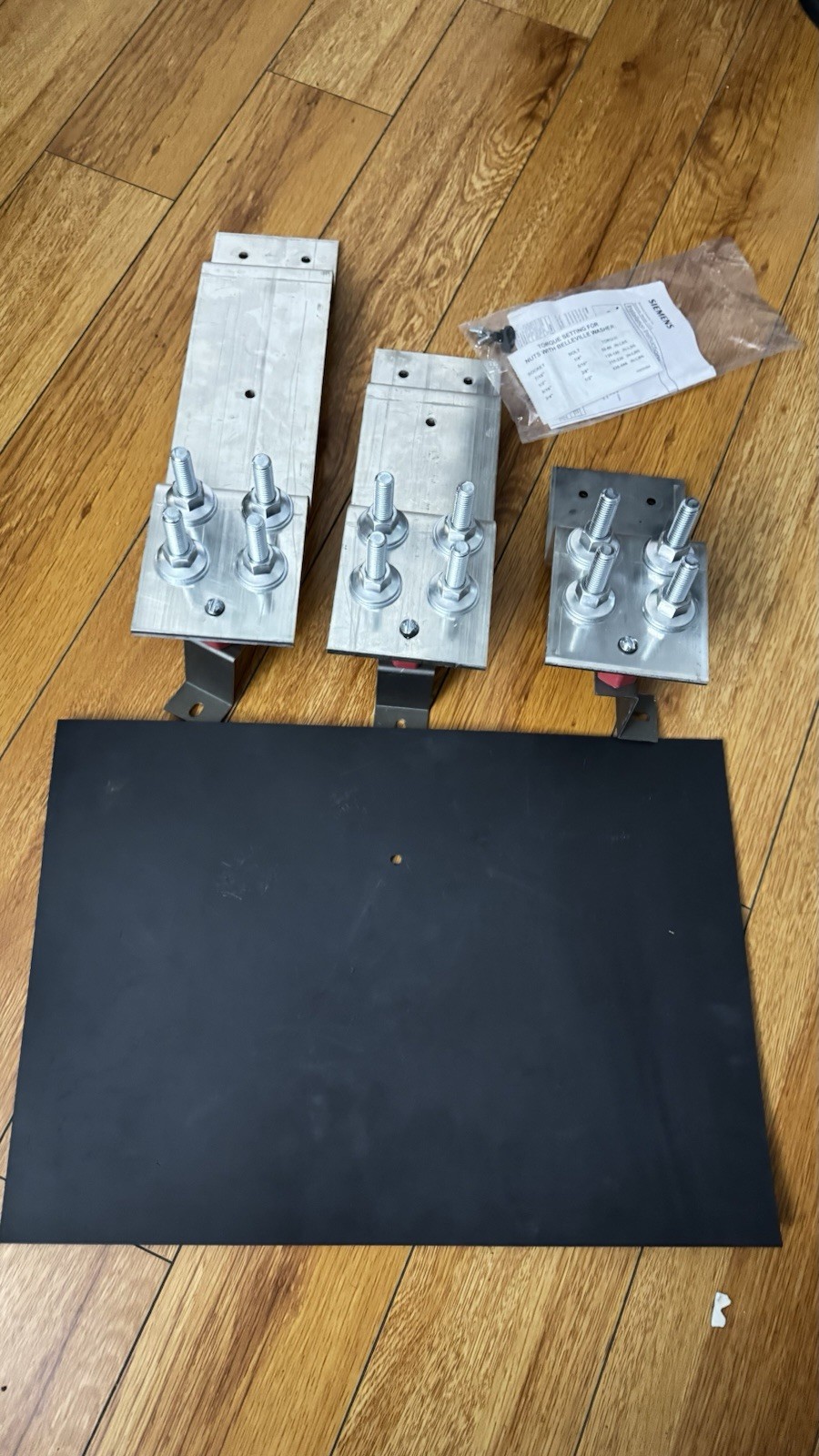 Siemens WPSK600 Uni-PAK Metering System NEMA Stud Kit 600A AC for WEP Series
