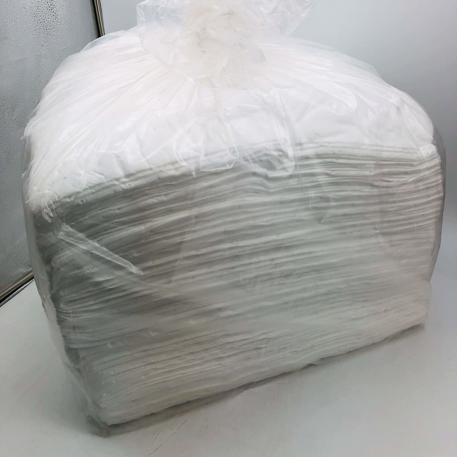 SpillTech WPF200S Oil Only Absorbent Pad Pack of 200 19” x 15” White Lightweight