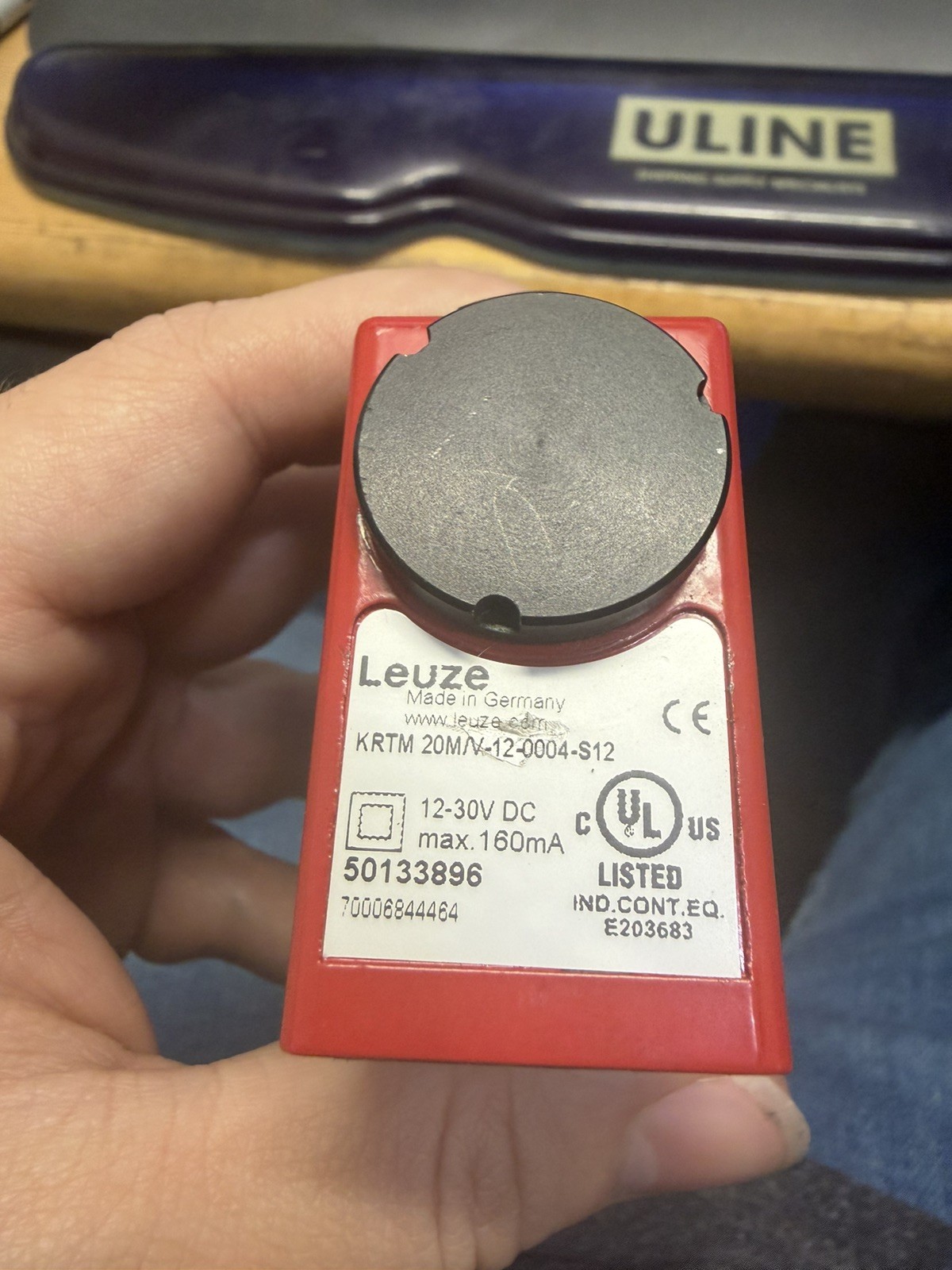 LEUZE 20M/V-12-0004-S12 USED BUT IN WORKING CONDITION NO BOX