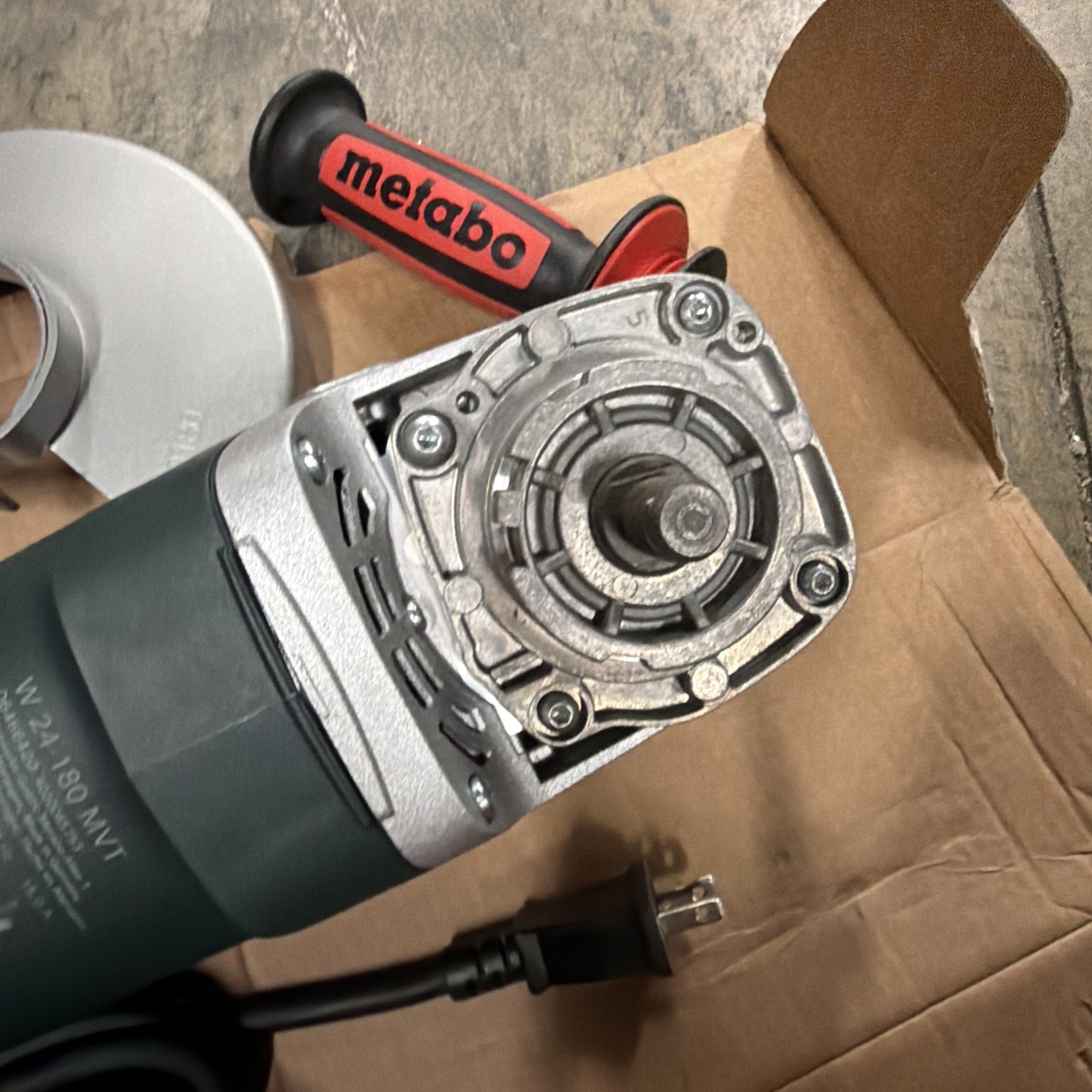 (OPEN BOX) Metabo 7″ Angle Grinder 8,500 RPM 15 Amp Paddle Switch VibraTech