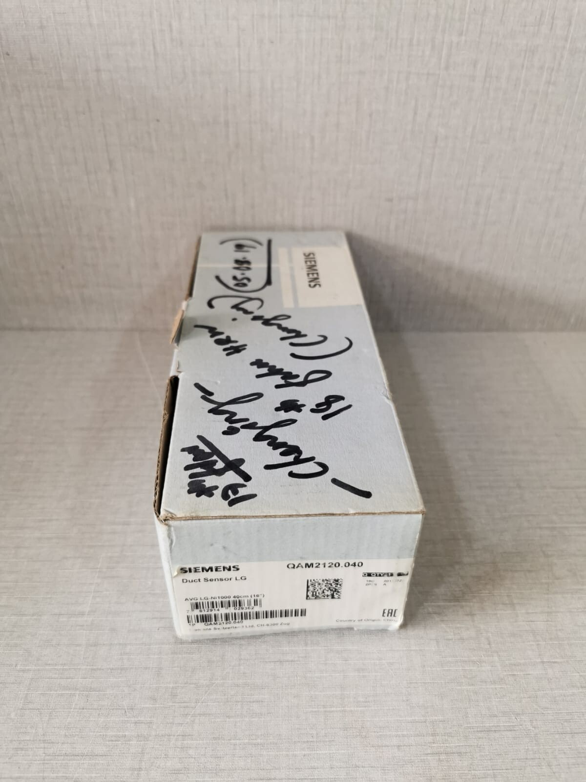 LOT 2 PCS SIEMENS QAM2120.040 Duct Sensor LG – WITH FILTHY BOX