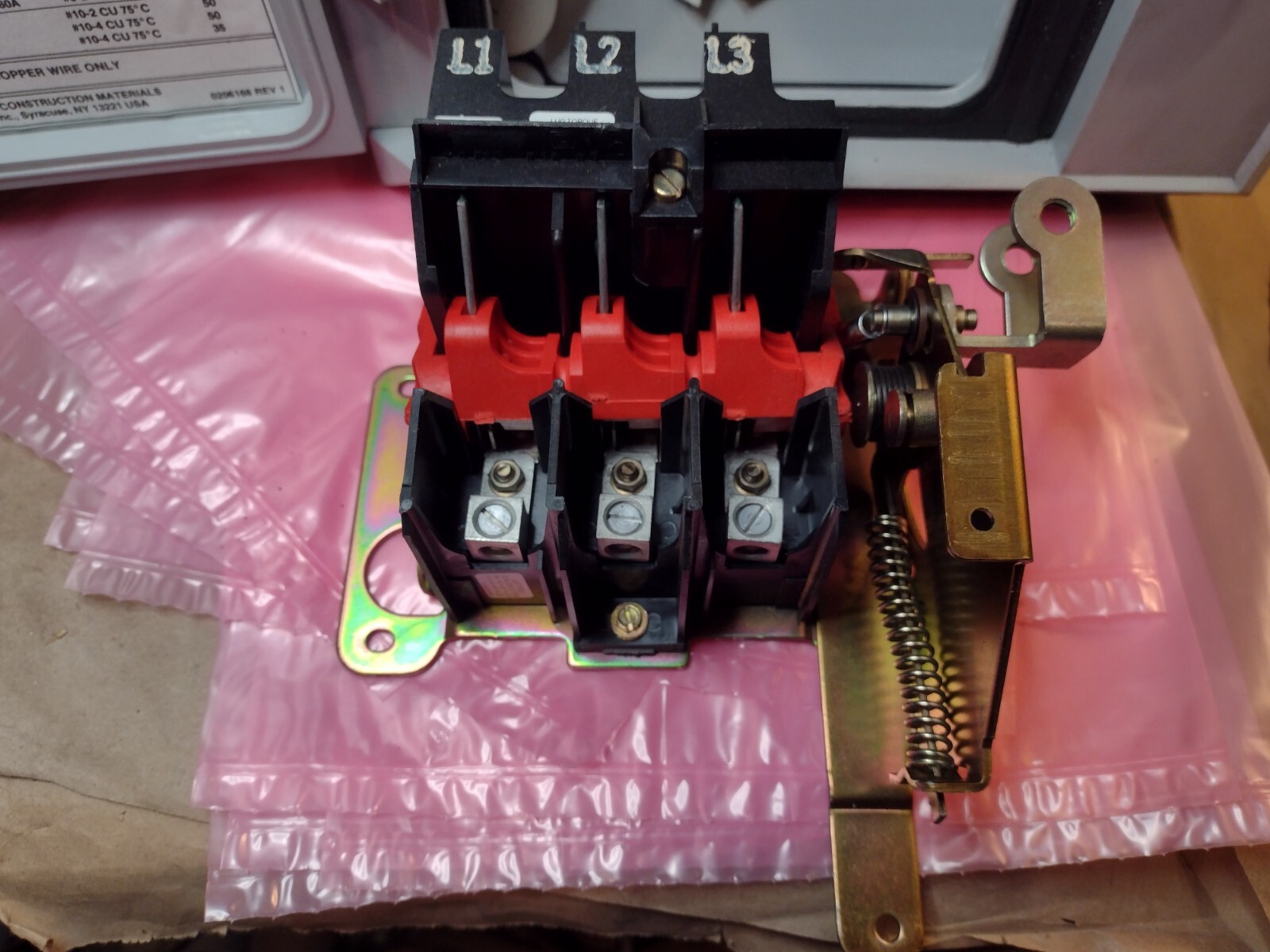 Crouse-Hinds NST1018F D Krydon Enclosed Safety Switch, w/Square D HU-30-SV 30A