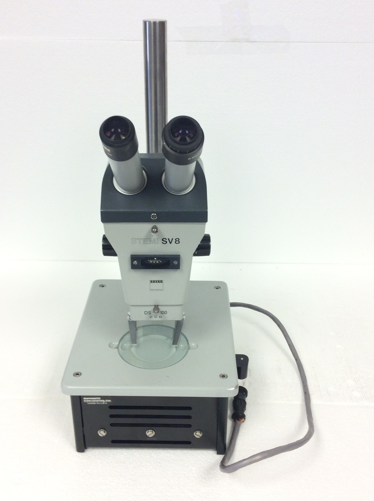 Zeiss Stemi SV8 Stereomicroscope 47 50 63 w/ Light Source, W10x/25 Eyepieces