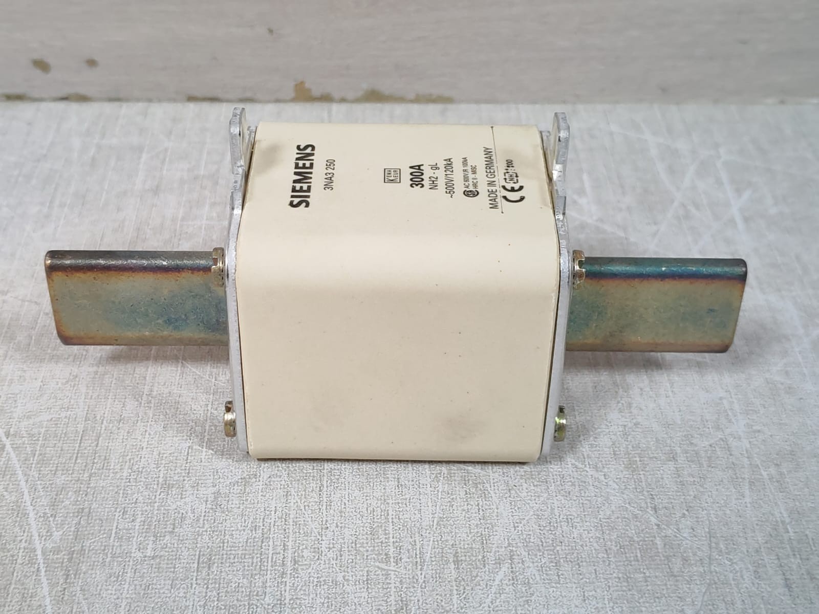 LOT 2PCS SIEMENS 3NA3250 500V 300A LV-HRC-FUSE LINKS