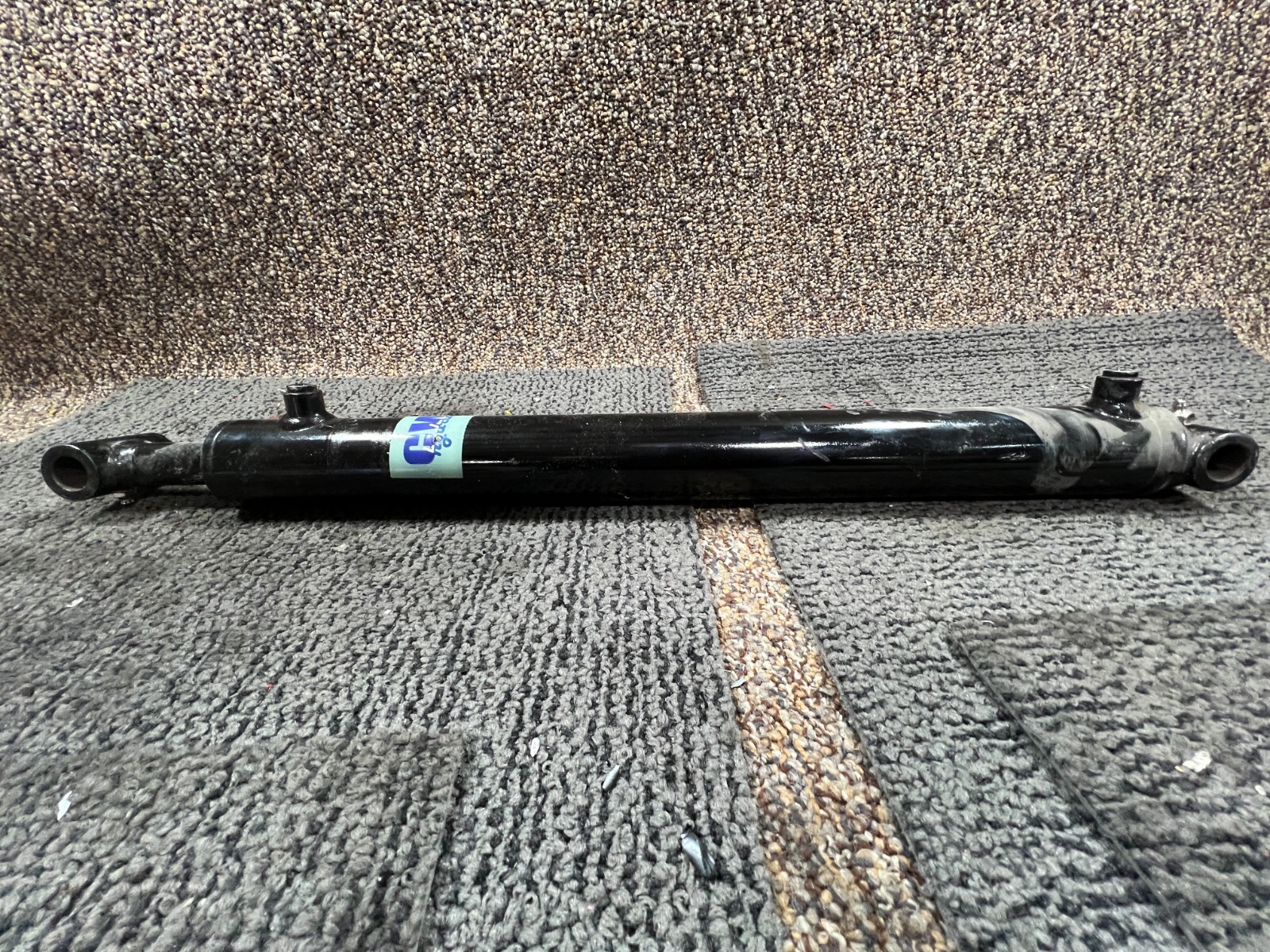 CWA Hydraulics Welded Hydraulic Cylinder 1516WT, 1.5″ Bore x 16″ Stroke