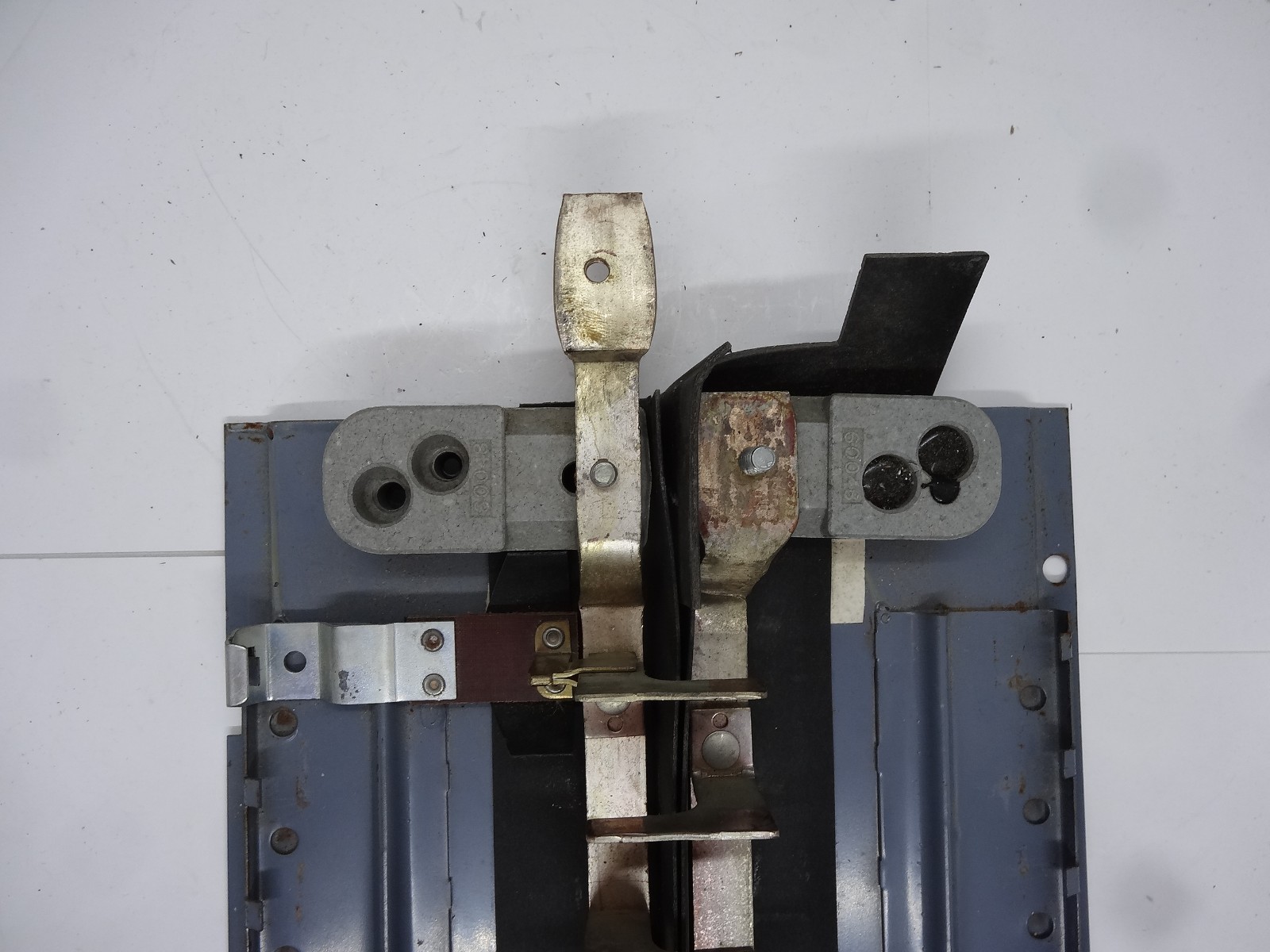 WADSWORTH Breaker Panel 200 Amp 240V 40 Space Interior Bus Bar Guts W/ Mount