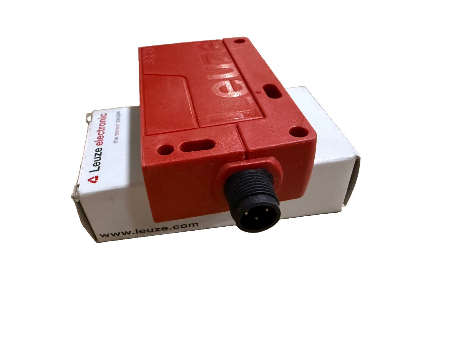 Leuze Photoelectric Sensor – PN 50125752 *US VENDOR*