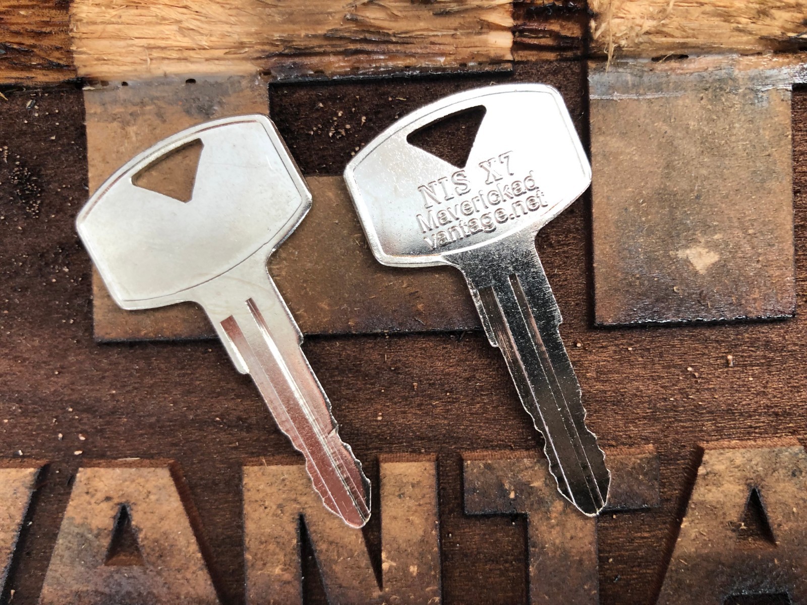 3 IGNITION KEYS for NISSAN FORKLIFT/HEAVYEQUIP NIS X7 KEY00-000X7