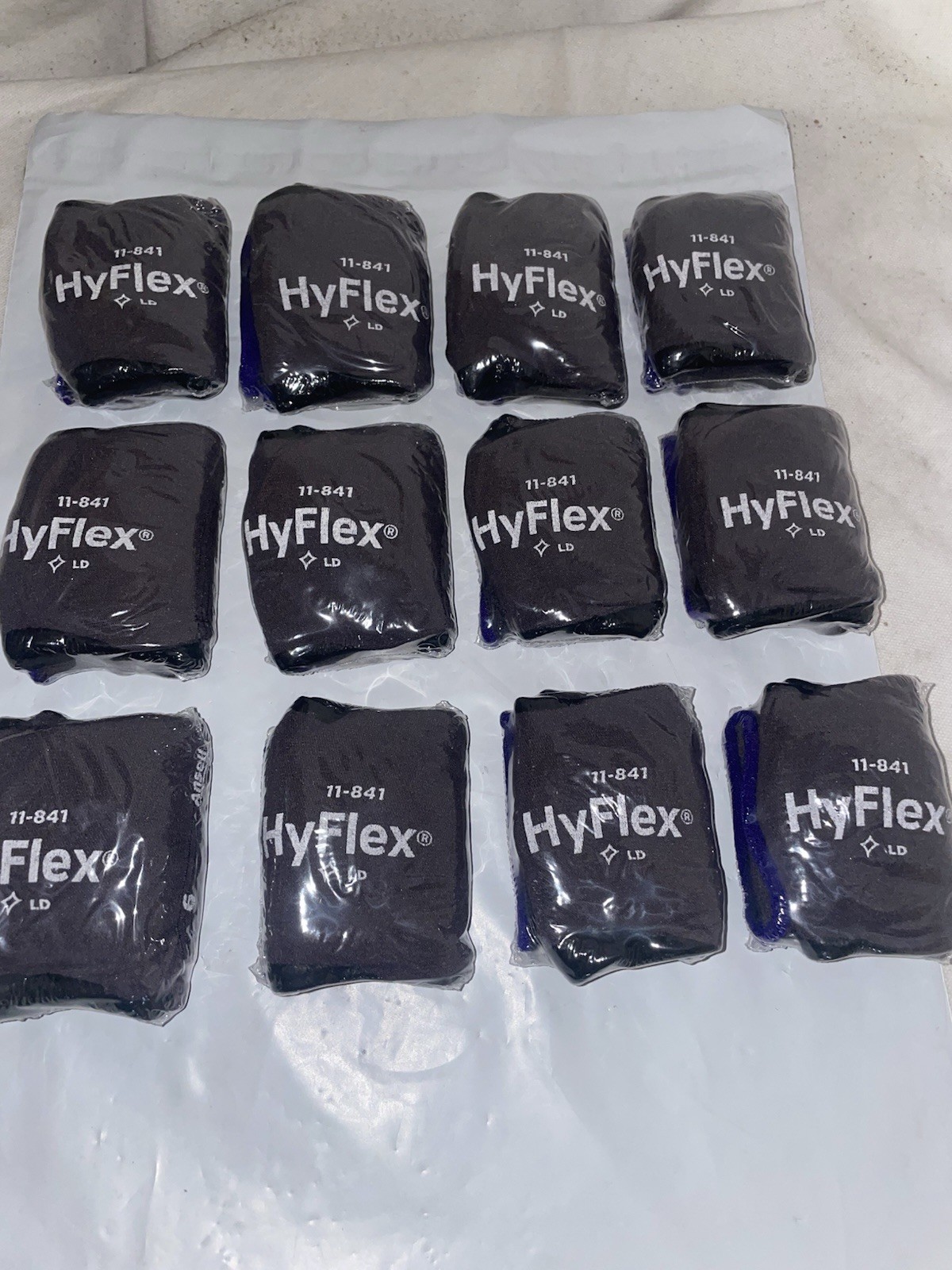 12 Pair Ansell HyFlex 11-841 Size 6 (Extra Small) Nitrile Foam Coated Gloves