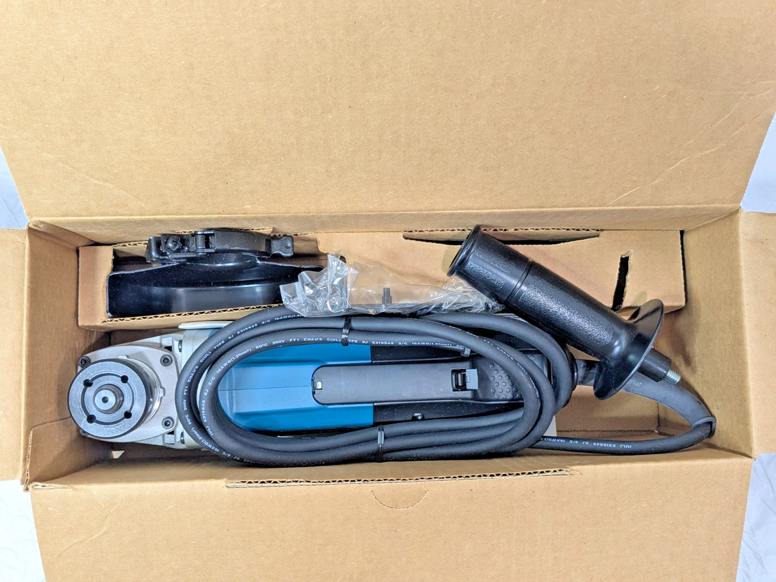Makita 4‑1/2″ SJS Paddle Switch Angle Grinder Corded 9564P