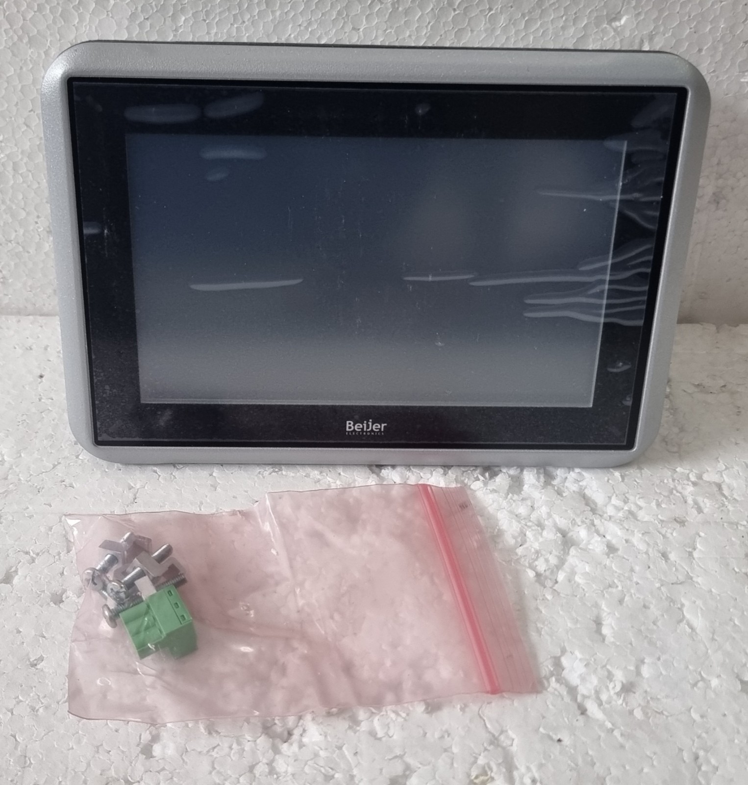 BEIJER ELECTRONICS IX T7B PART NUMBER 640000102 HMI DISPLAY
