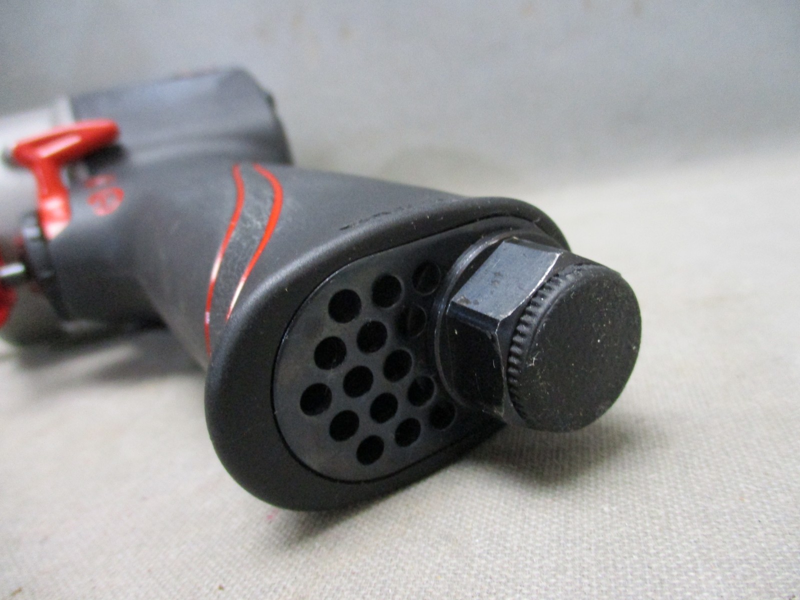 Earthquake XT EQ12SXT 1/2″ Ultra Compact Air Impact Wrench 700 ft.lbs