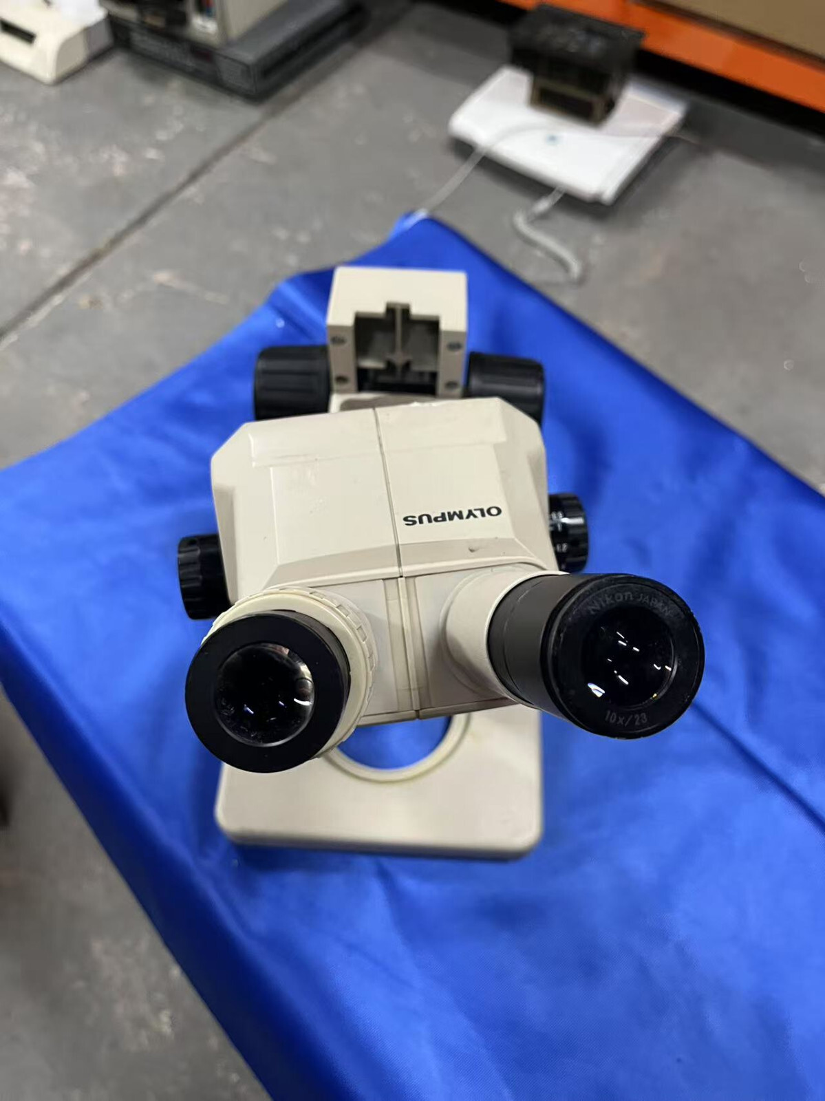 Olympus SZ30, Stereo Microscope Nikon 10×23 Lenses