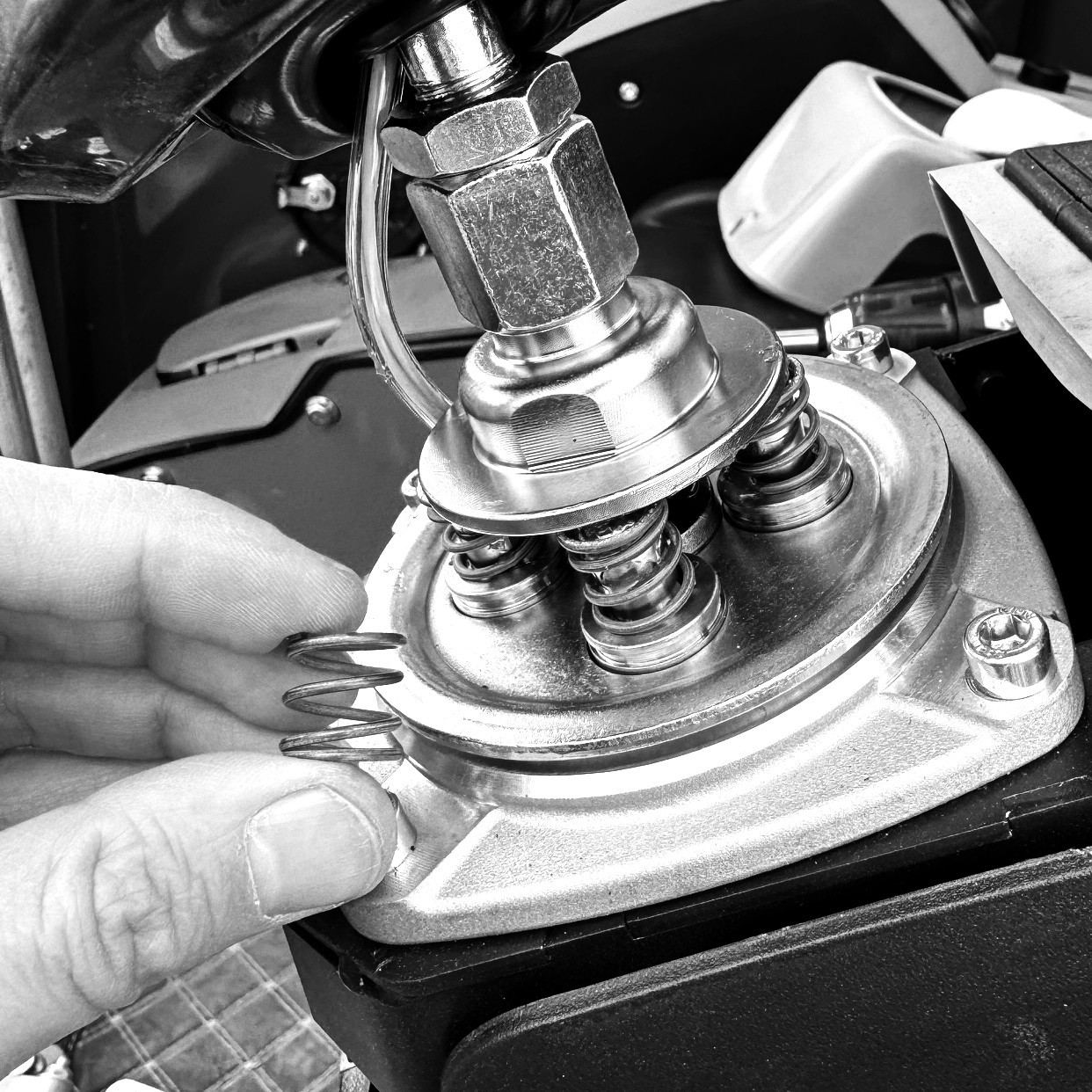 Mini Excavator & Mini Skidsteer Joystick Spring Mod – Jerky Pilot Controls?