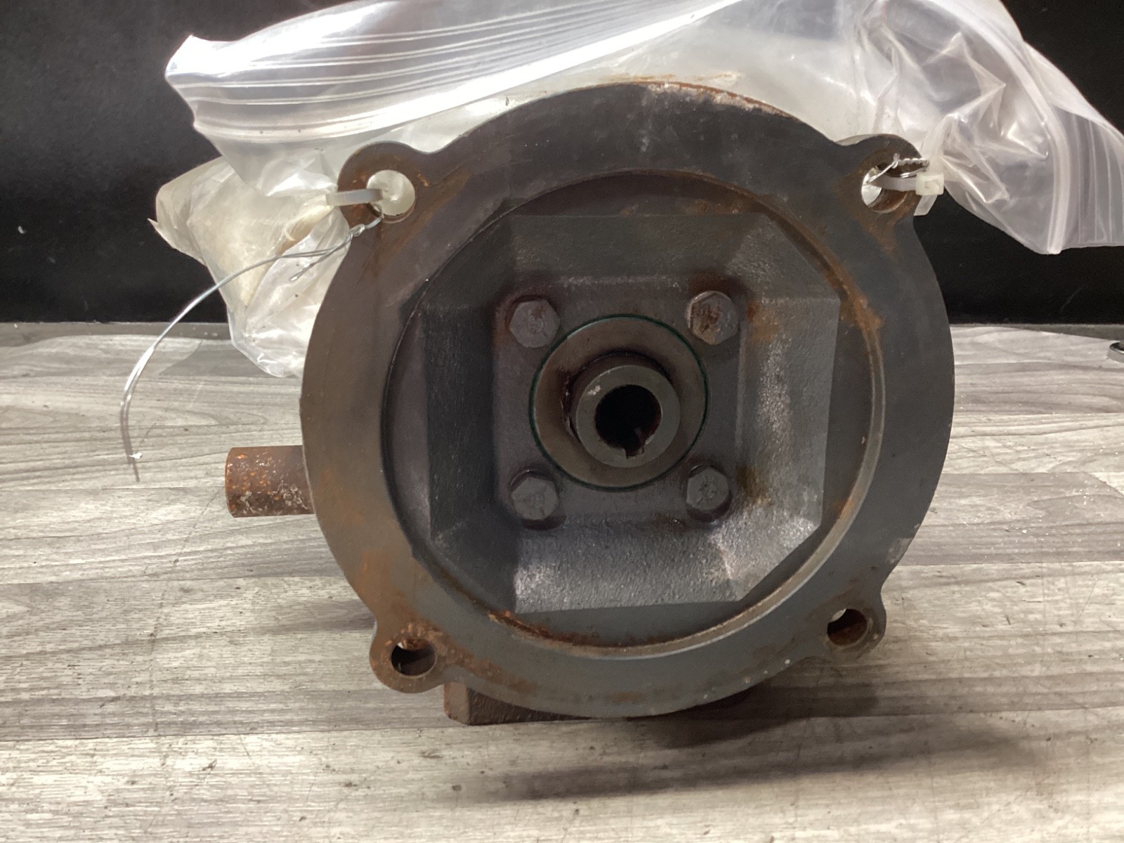 Sterling 175BQ030562 Gear Reducer RATIO 30 INPUT HP .61 #108H104PR8*ML