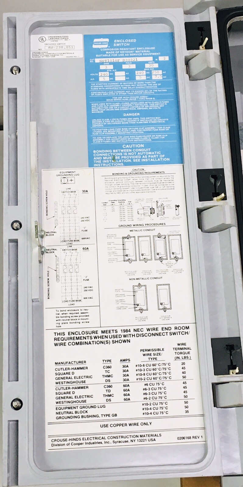 CROUSE HINDS NST1018F-D30321 30 AMP 240VAC FUSIBLE DISCONNECT SWITCH NEW IN BOX!