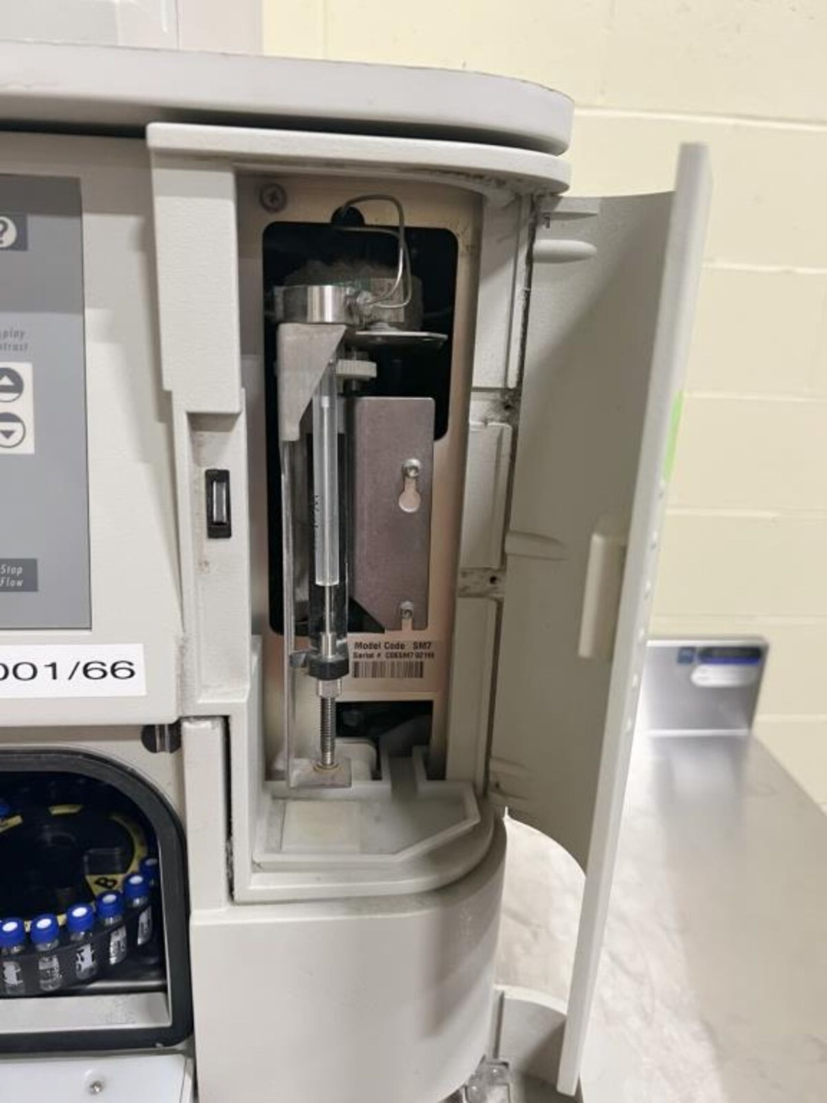 Waters 2695 HPLC includes Waters 2475 Fluorescence Detector with Server
