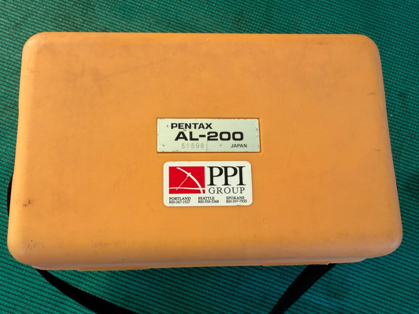 Pentax AL-200 Builders Level with Carrying Case – Plum Bob – Excellent Condition