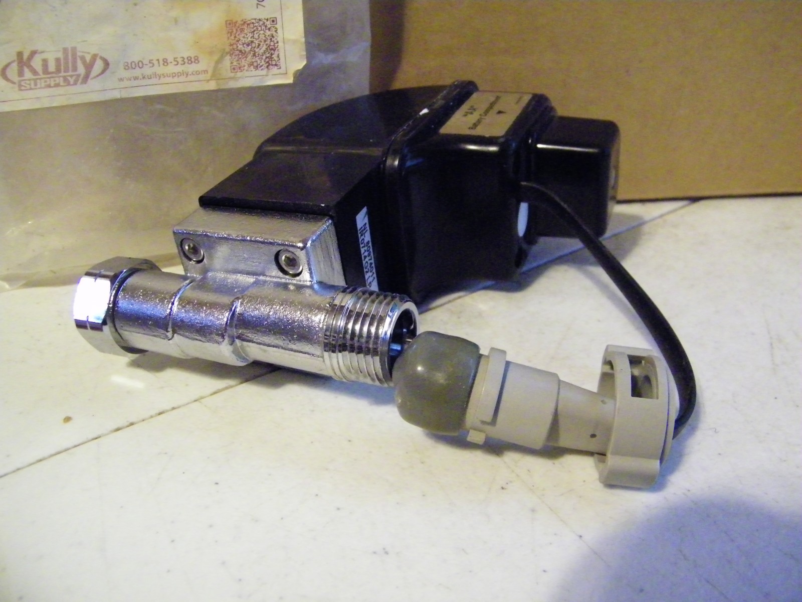Zurn Z6900 Series Controller Solenoid Battery Pack (Faucet Not Included)