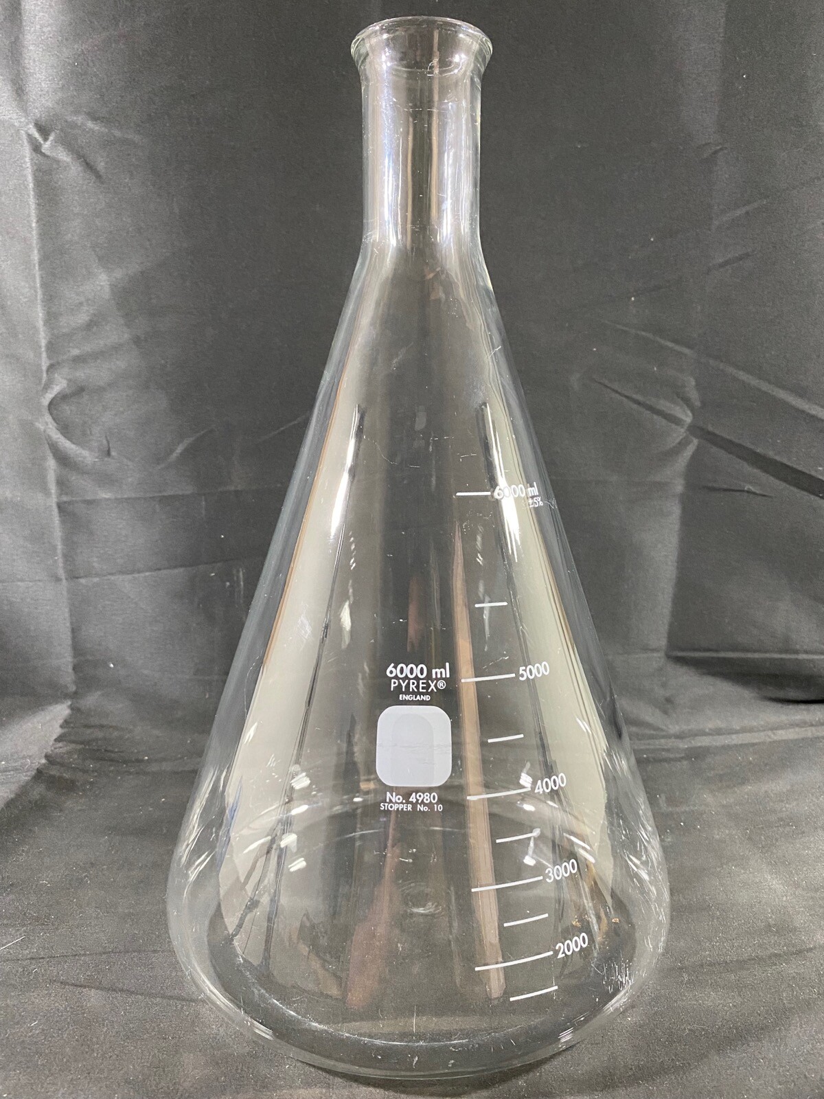 PYREX 6000mL Narrow Mouth Graduated Erlenmeyer Flask With Heavy Duty Rim 4980-6L