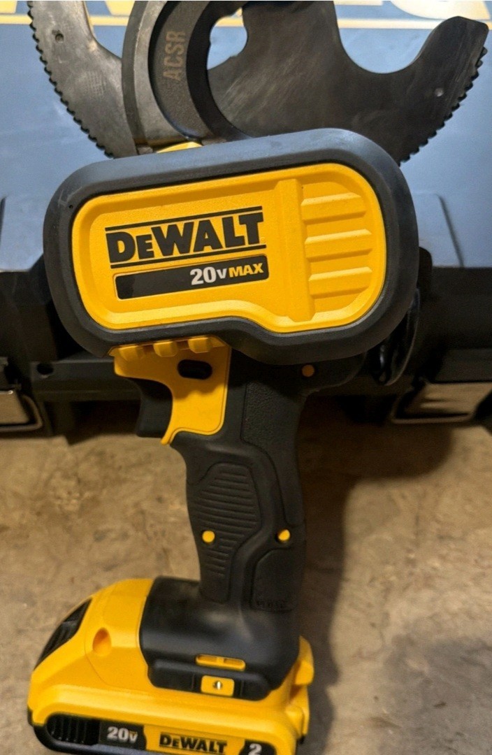 ⭐DeWalt DCE155 ACSR Cable Cutting Tool 20V with Battery & Charger USED⭐