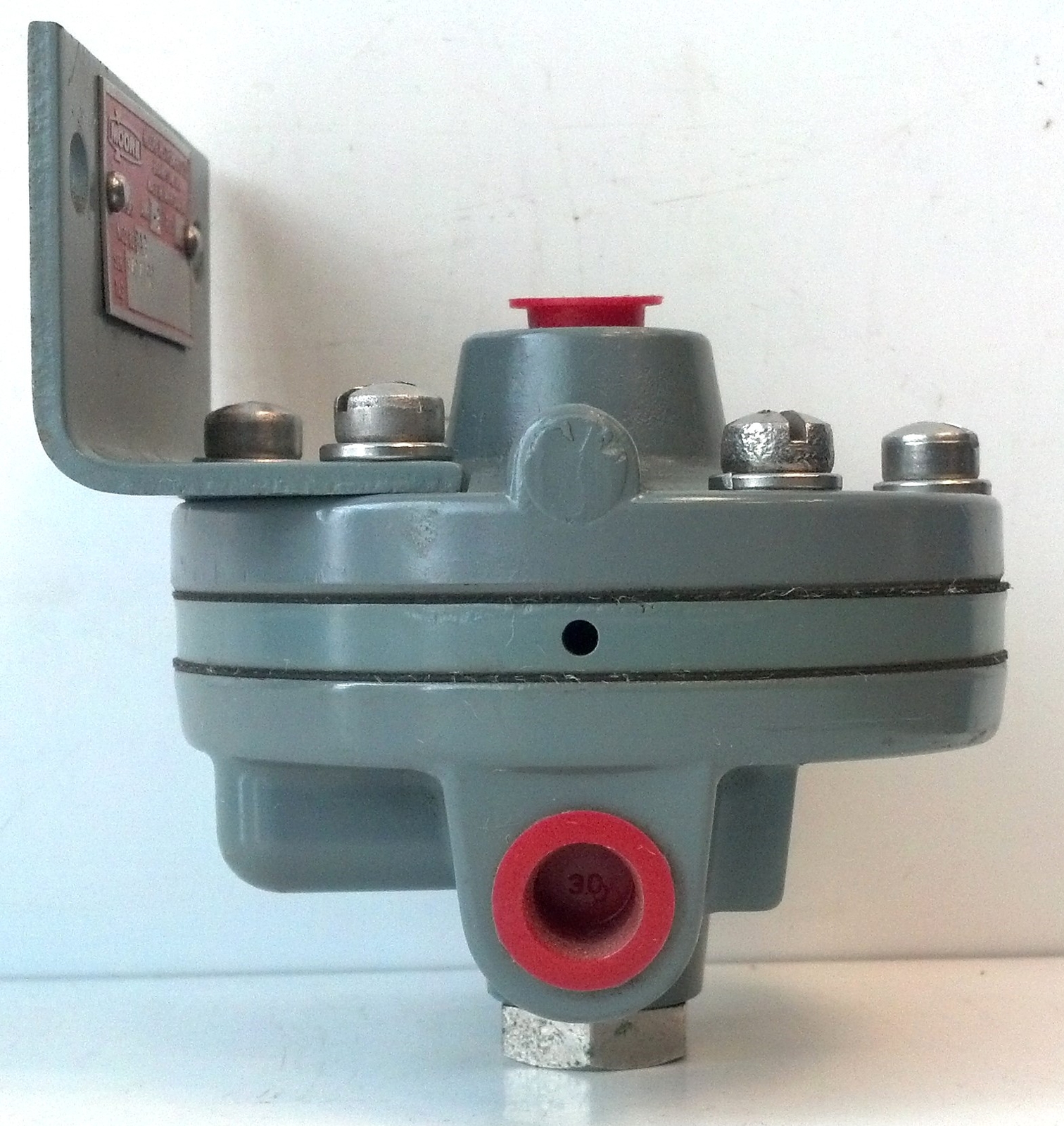 Moore 66BA3 1/4″ NPT Series 66 1:3 Amplifying Pneumatic Relay