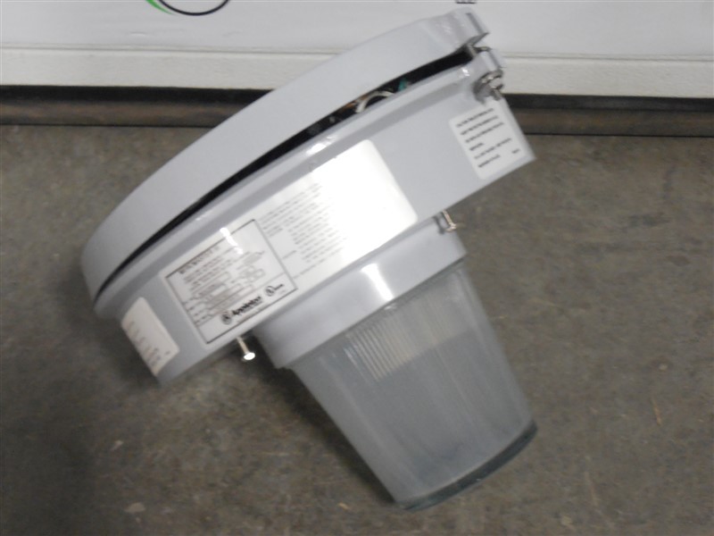 EGS / Appleton Mercmaster III 100W Metal Halide Light Fixture MLSH104G1NMTFTZ2UP