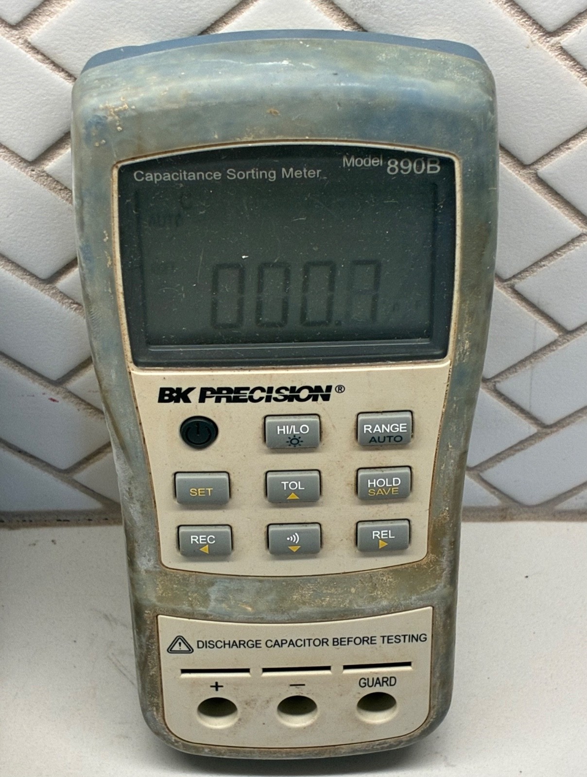 B&K Precision 890B Handheld Capacitance Meter Measures Up To 50mF W/ Test Leads