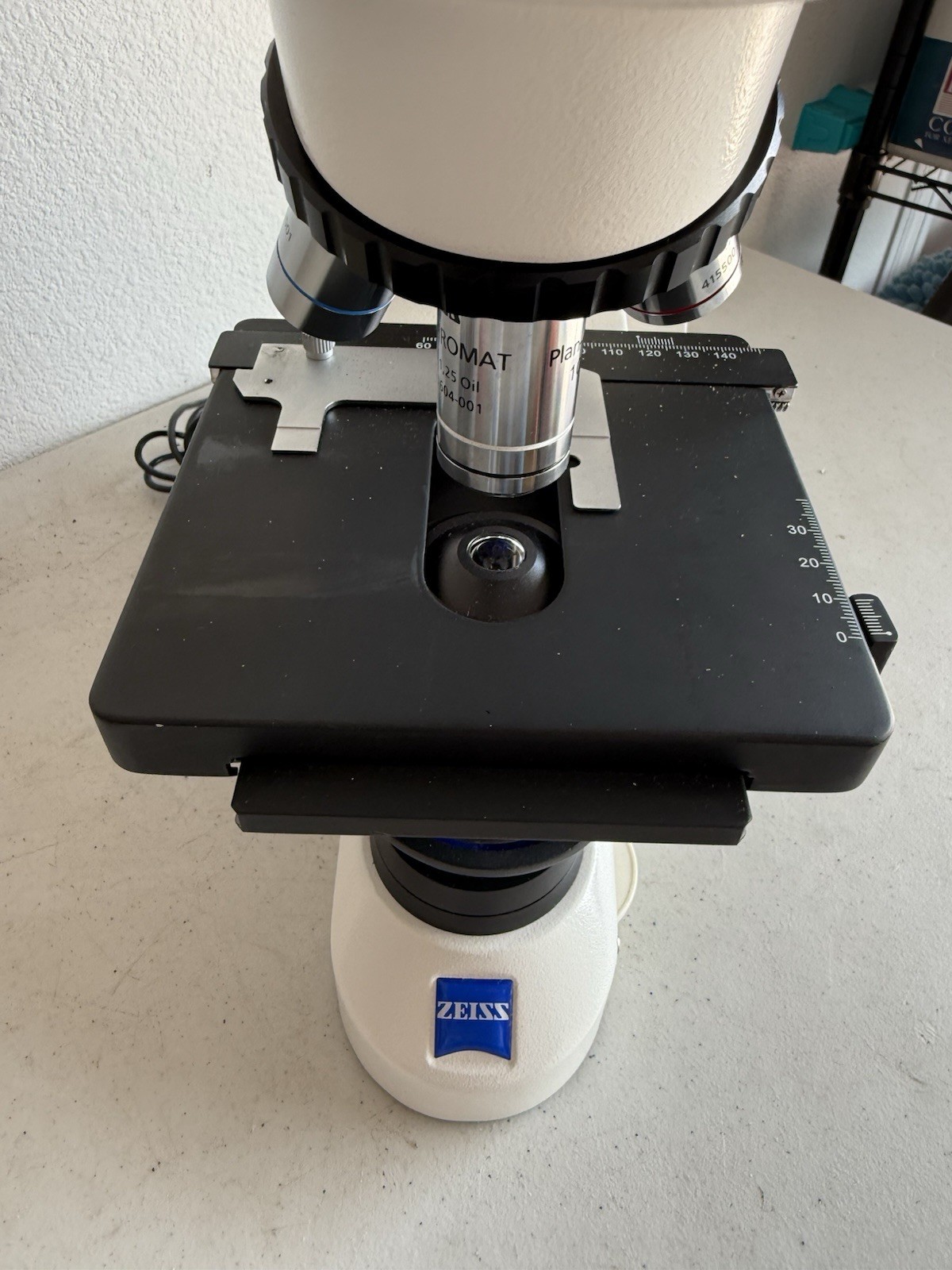 Carl Zeiss Primo Star Microscope w/ 4x 10x 40x 100x Objectives