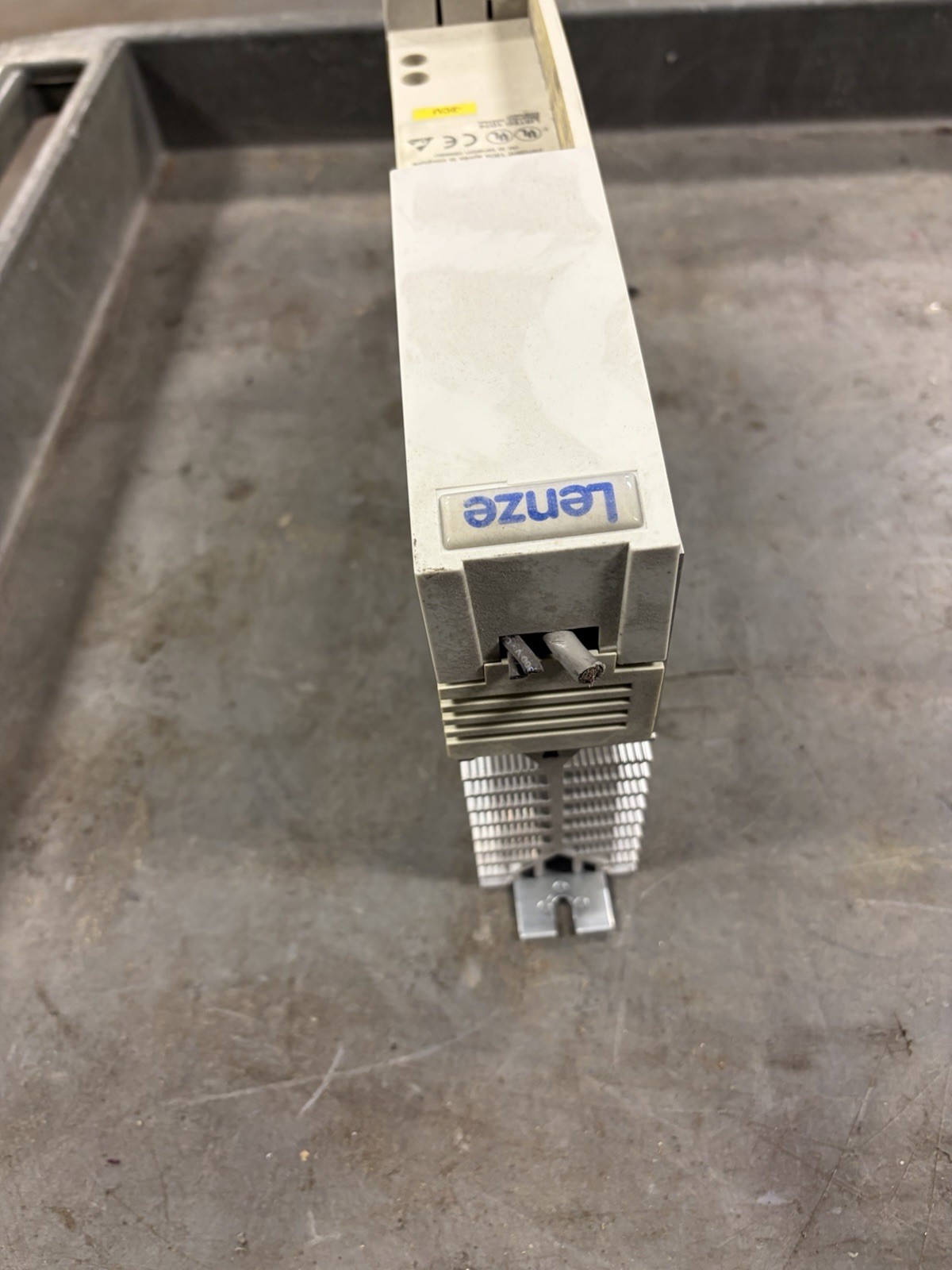 LENZE EMB9352-E BRAKE MODULE USED