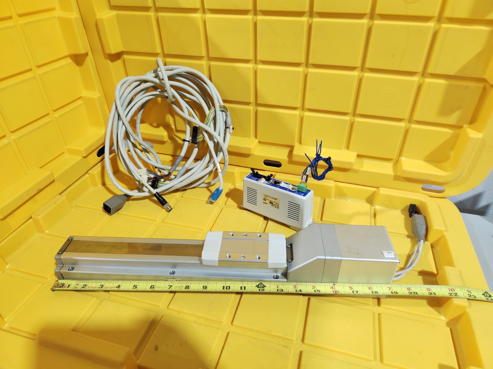 Electric Actuator SMC LEFS32A-200-R58P30 Electric Slider W/ Driver & Cables