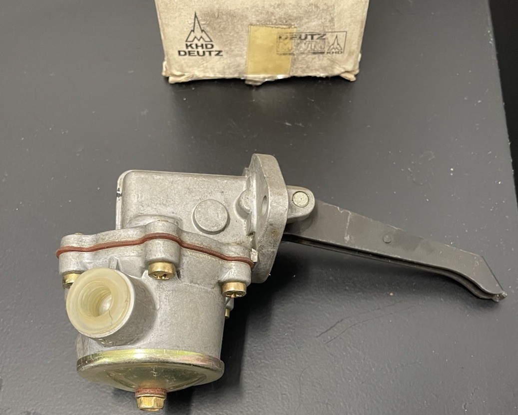 Genuine Deutz Fuel Lift Pump 04157698 Fits Deutz-Allis D2506, D3006, D2807