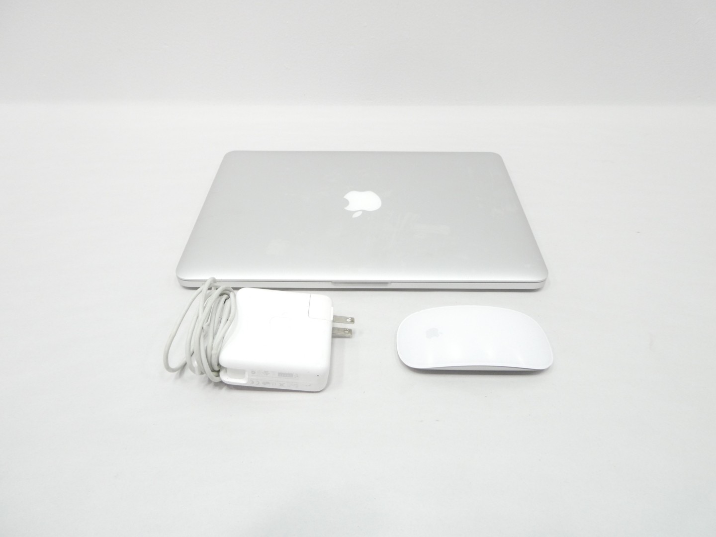 Apple A1502 Macbook Pro Laptop Computer W/ Charging Cord