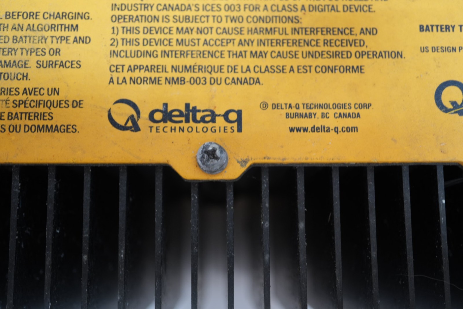 Delta-Q Quiq HF/PFC Battery Charger 100-240V 50/60Hz Model 912-2400-J7B