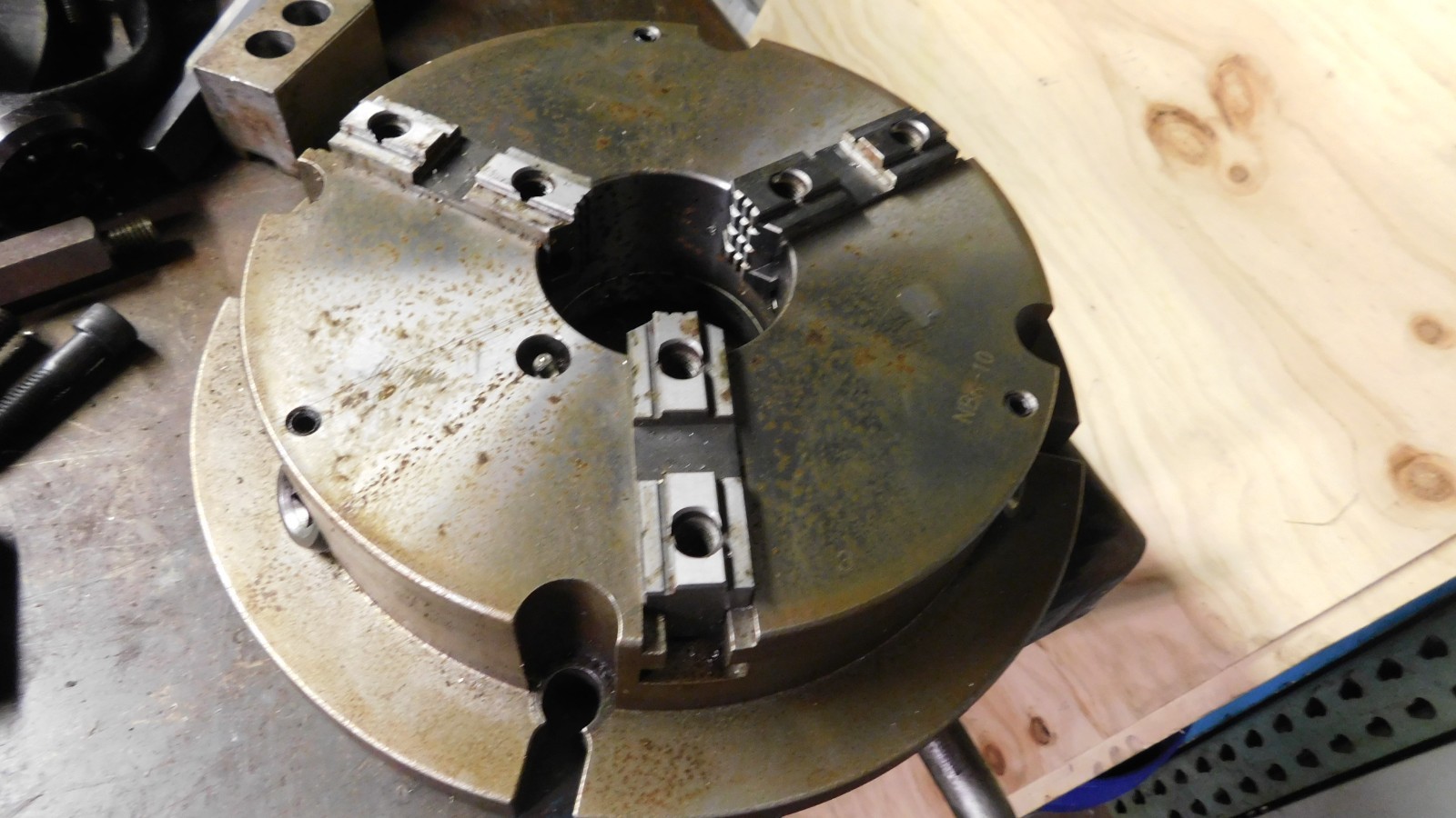 NBK Super Thin Round 3 Jaw Chuck