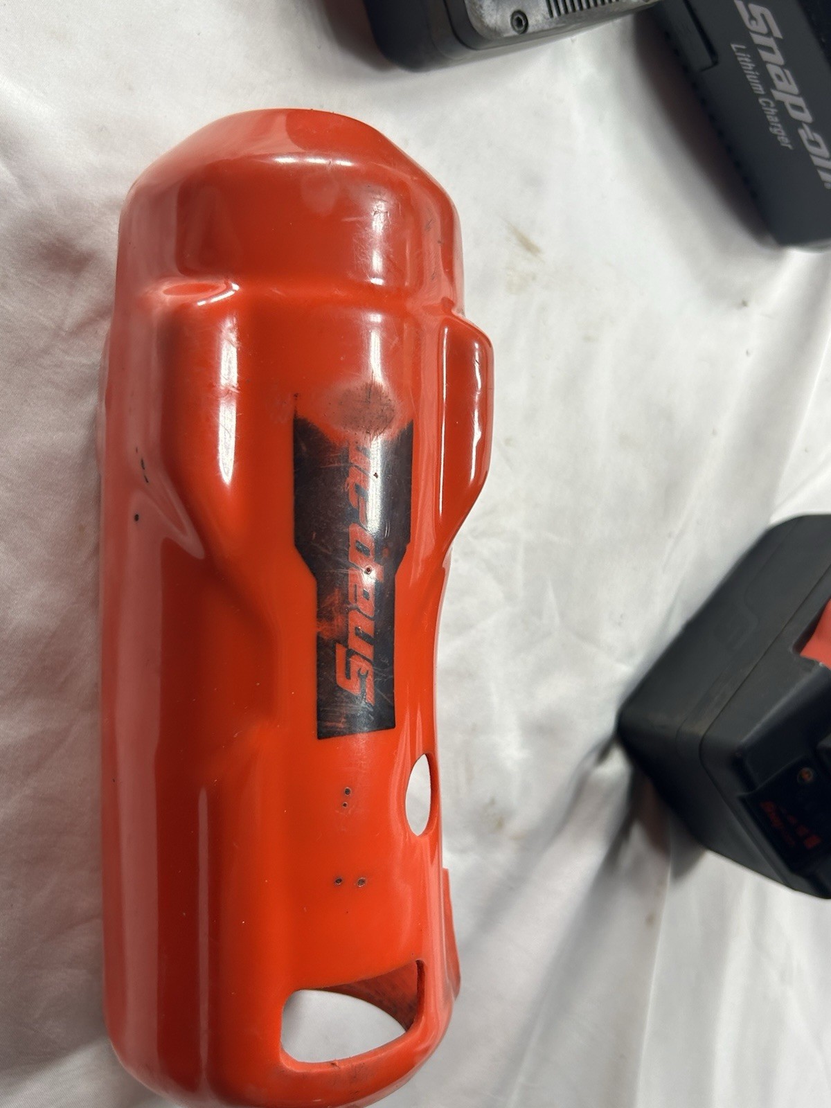 SNAP ON 1/2″ CORDLESS IMPACT WRENCH CT9080 W/BATT, CHARGER, & RUBBER GUARD READ!