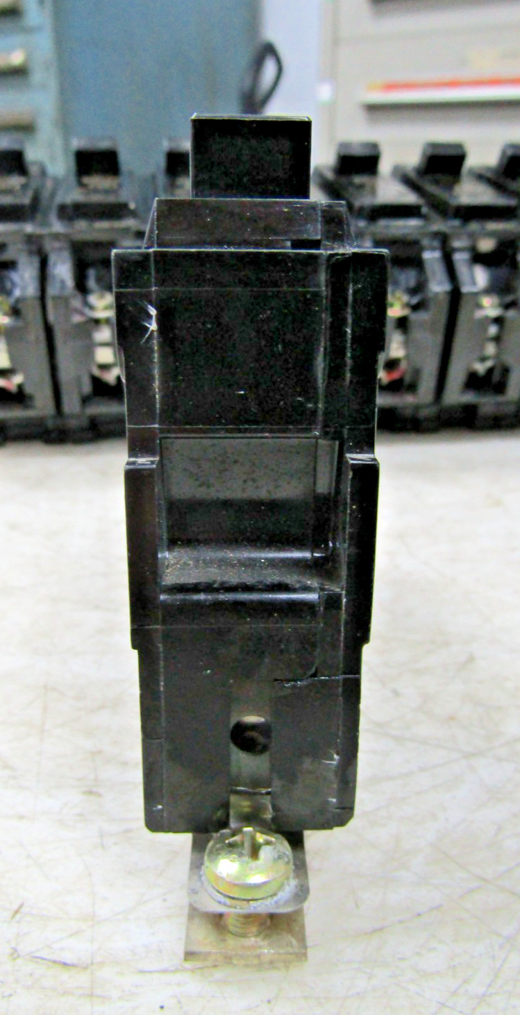 🙌10) GE 20 AMP BOLT ON CIRCUIT BREAKER 1 POLE 120/240 VAC THQB1120 LOT OF 10