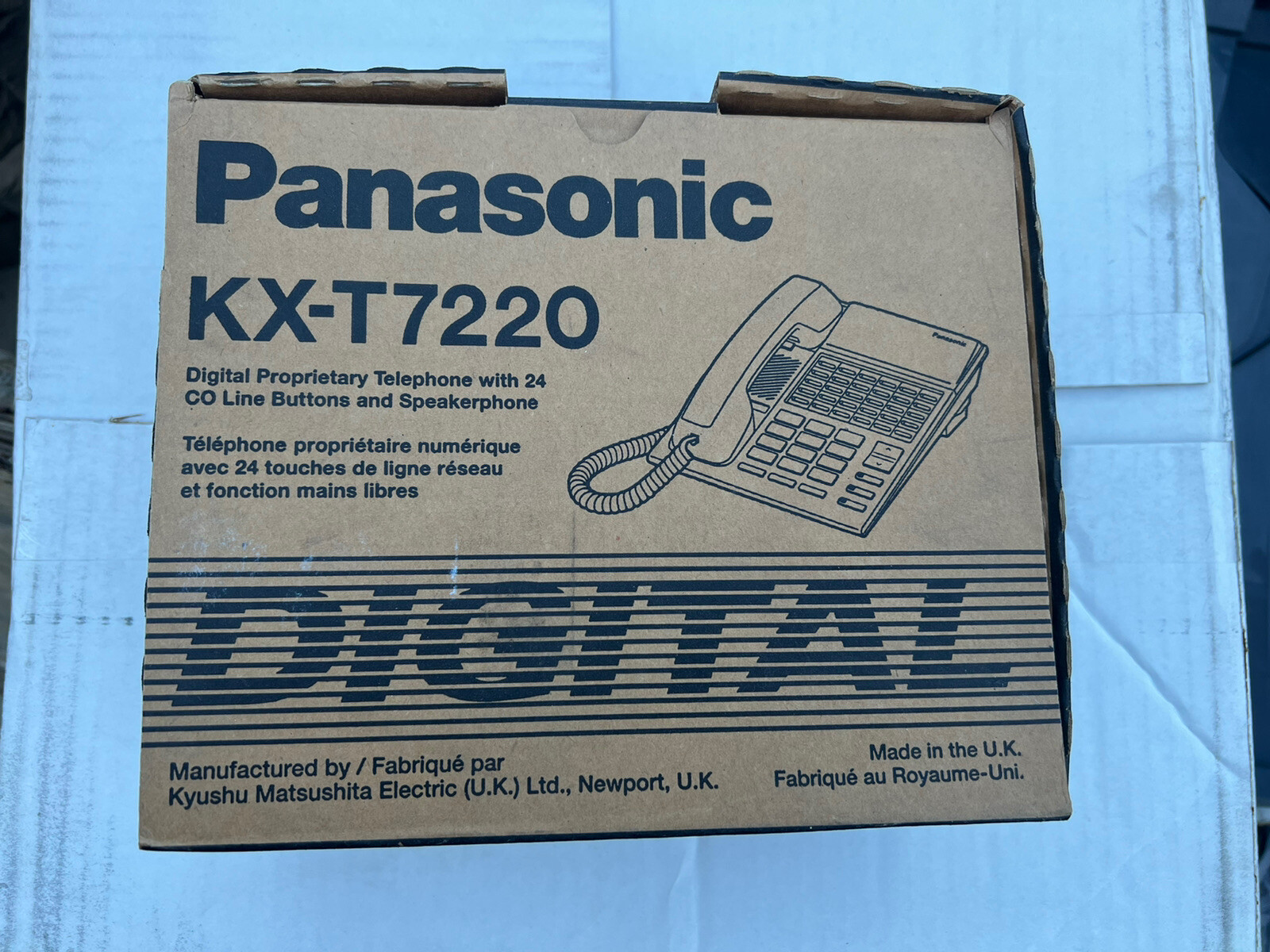 Panasonic KX-T7220 Digital phone (WHITE) *New in original box